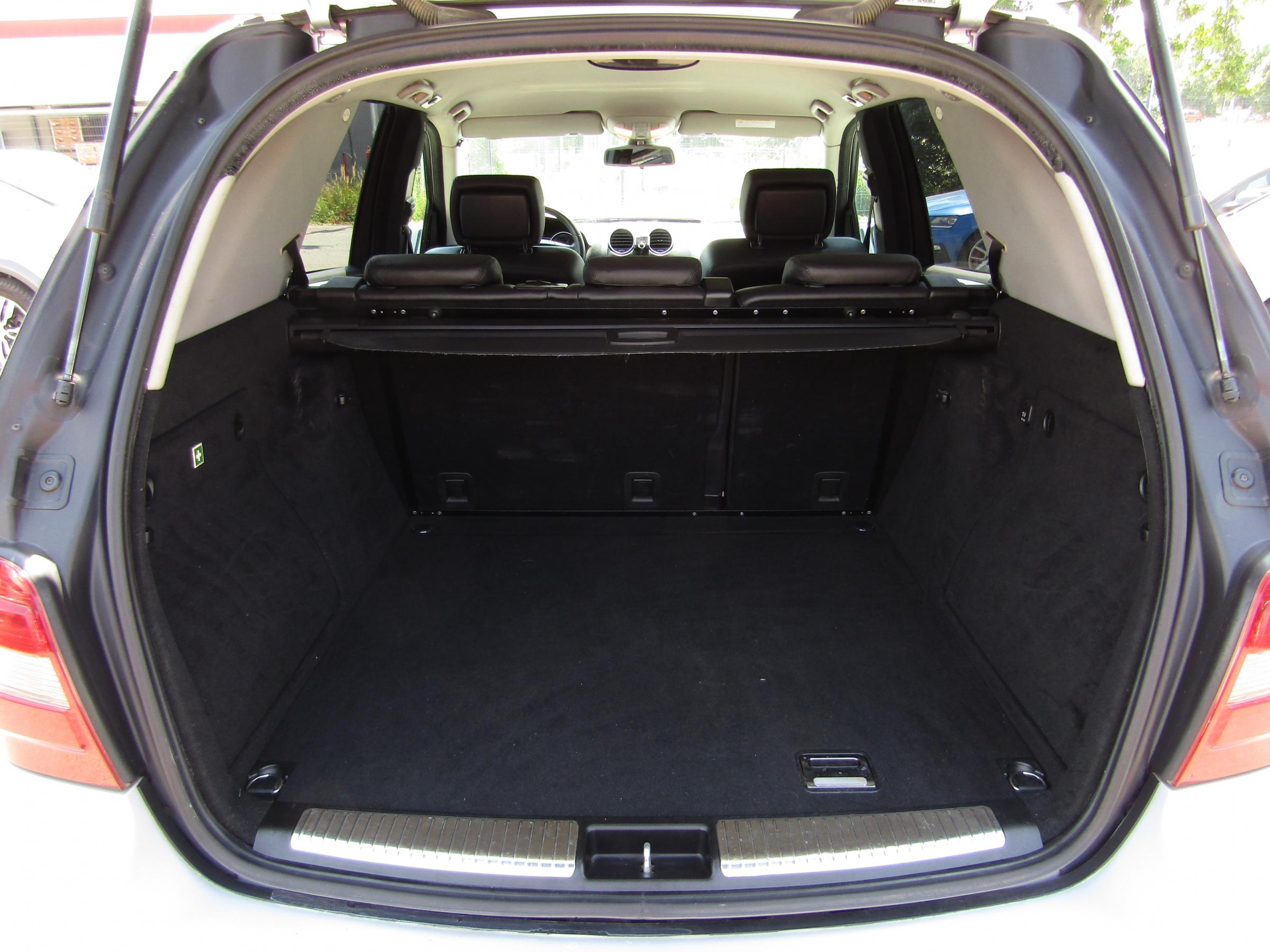 Mercedes-Benz Třída M, 2005 - pohled č. 8