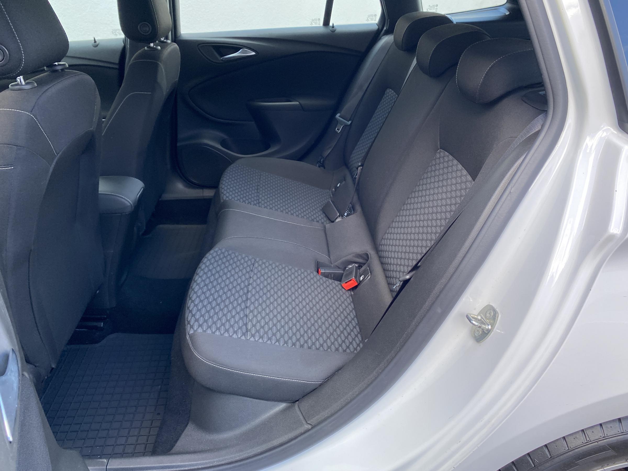 Opel Astra, 2018 - pohled č. 14