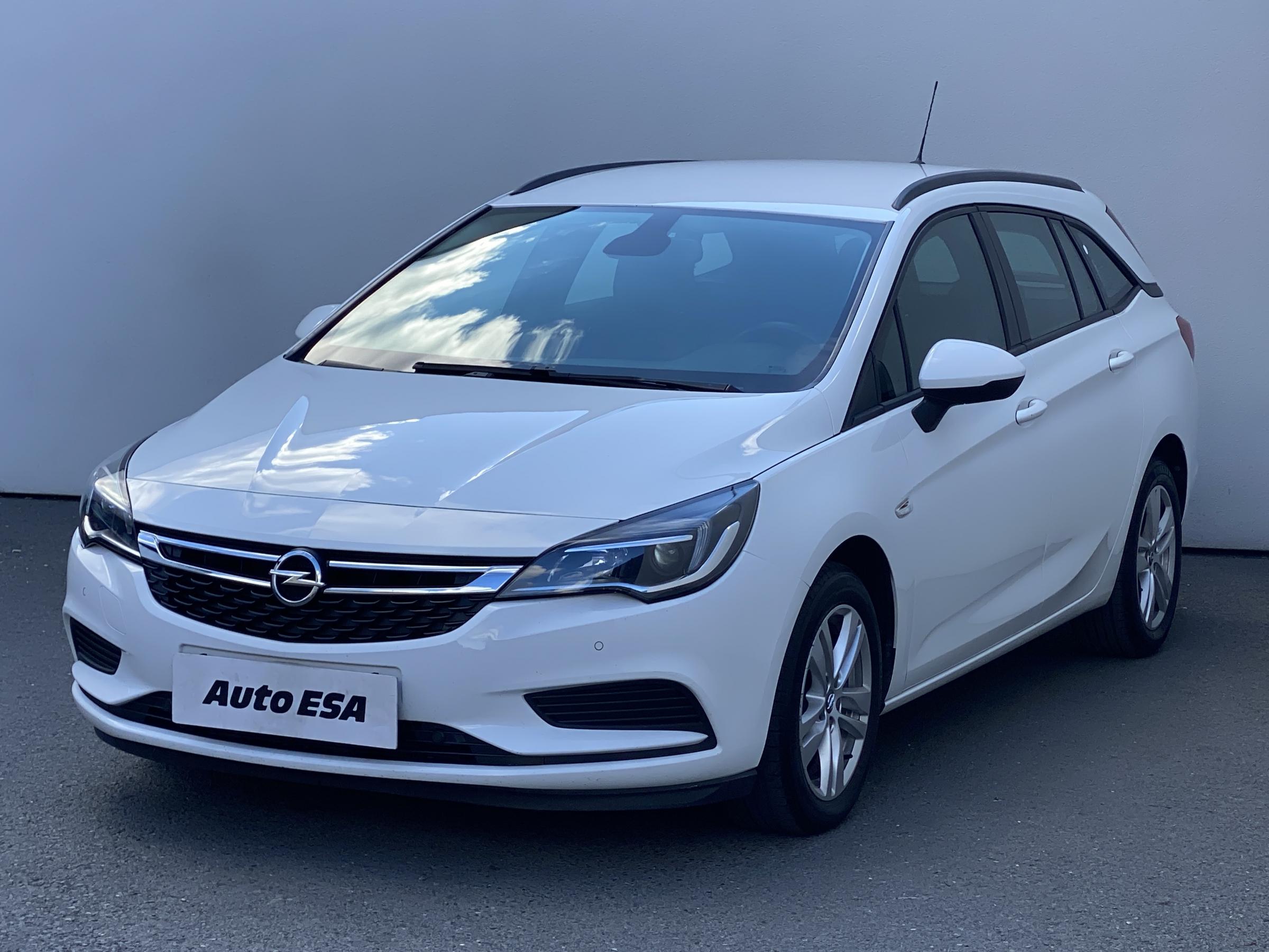 Opel Astra, 2018 - pohled č. 3