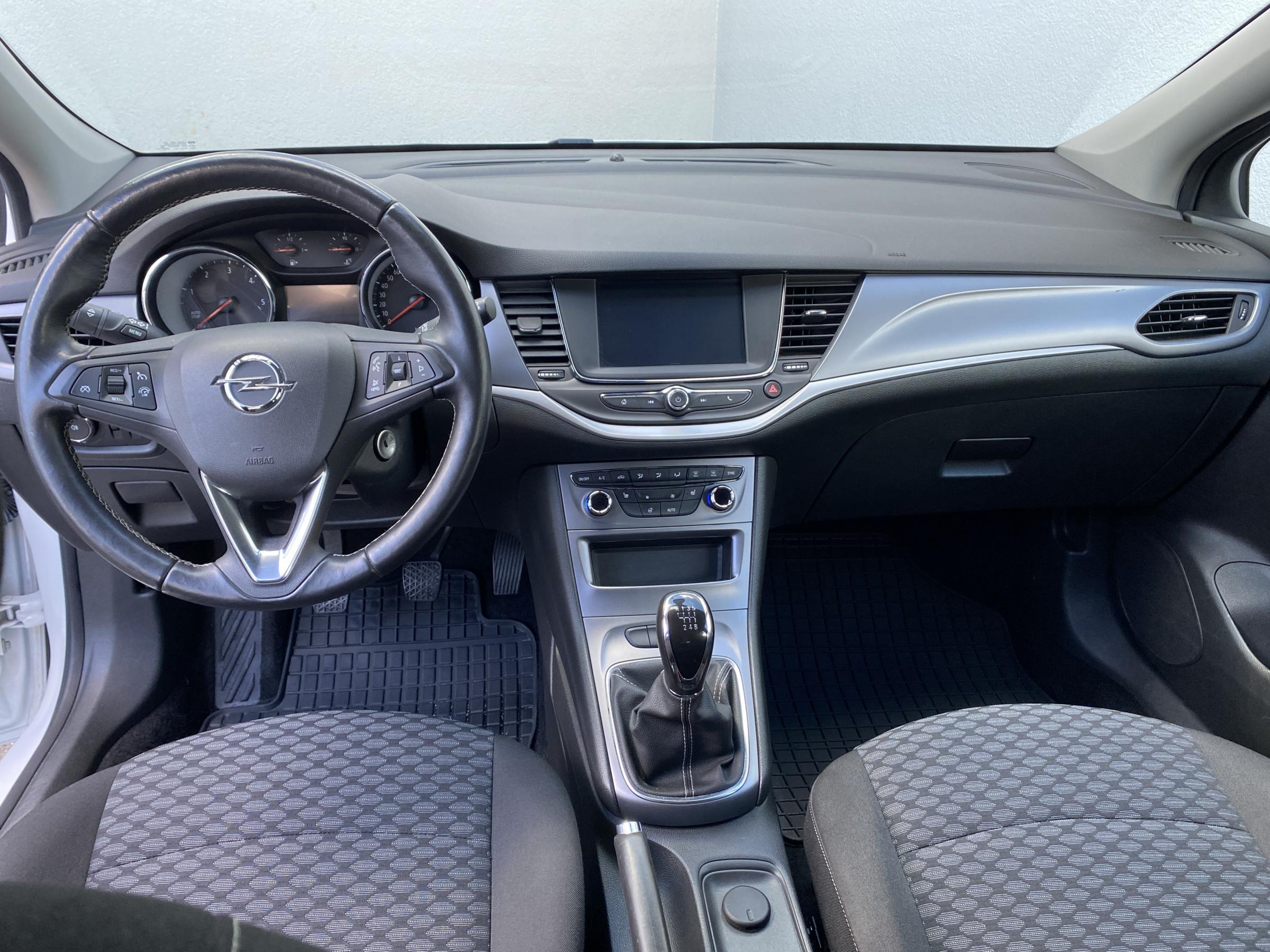 Opel Astra, 2018 - pohled č. 8