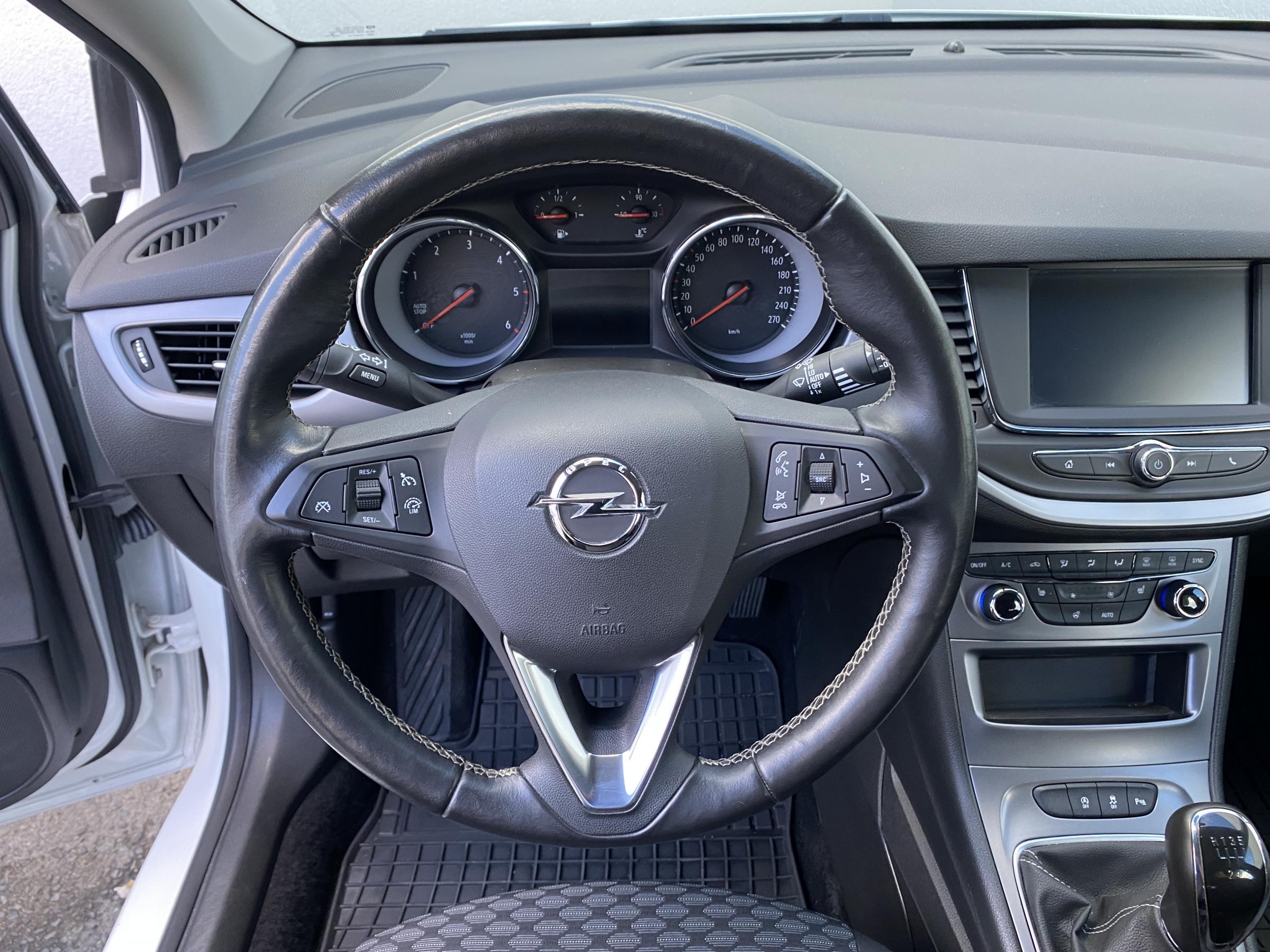 Opel Astra, 2018 - pohled č. 9