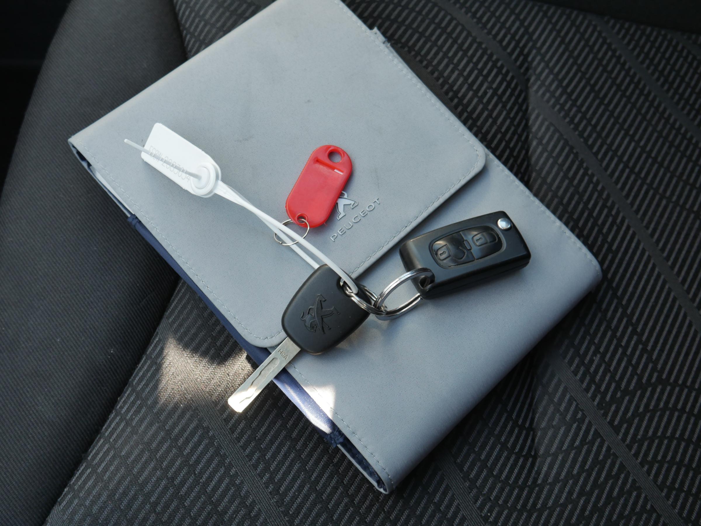 Peugeot 308, 2013 - pohled č. 16