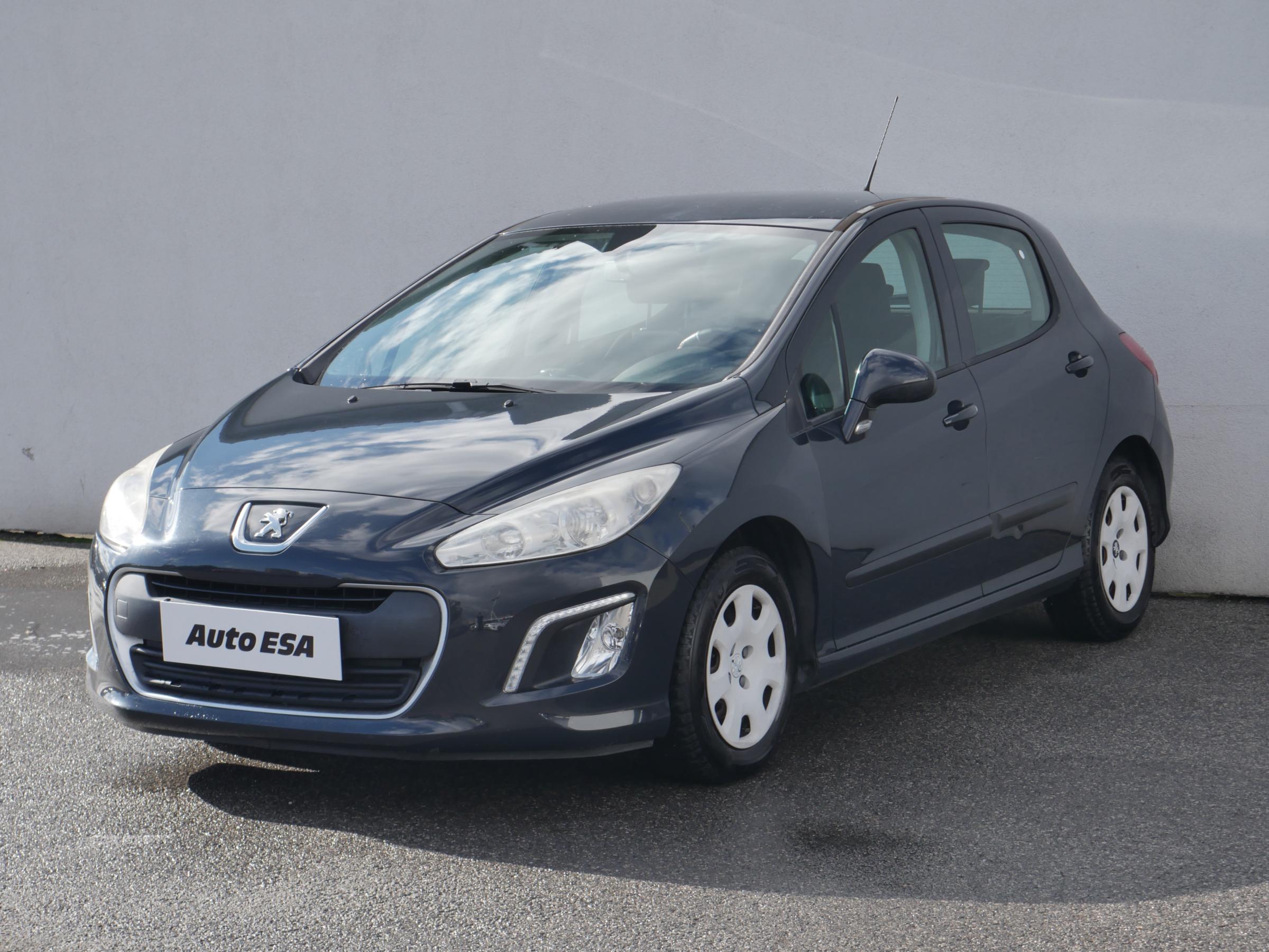 Peugeot 308, 2013 - pohled č. 3