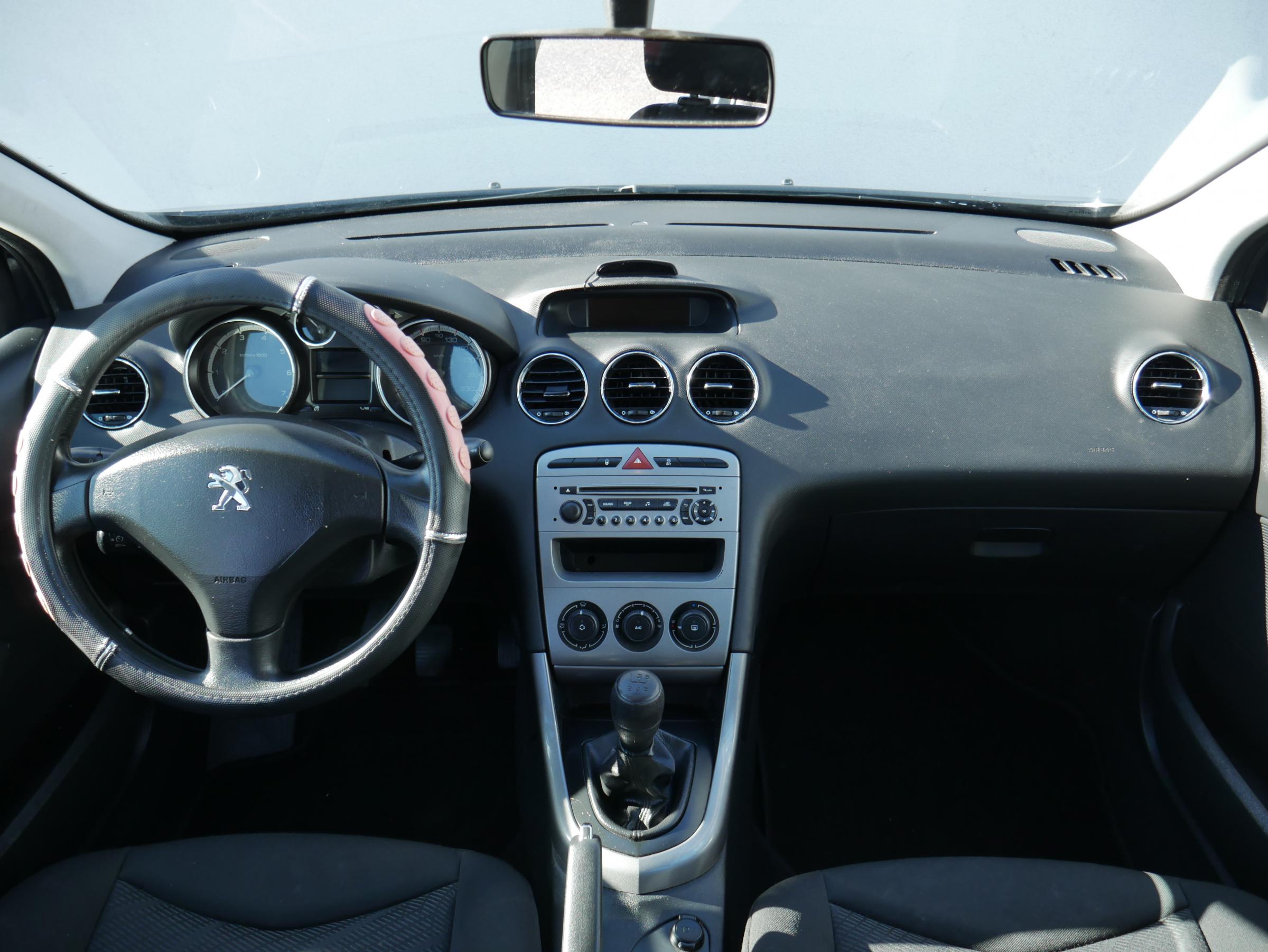 Peugeot 308, 2013 - pohled č. 8