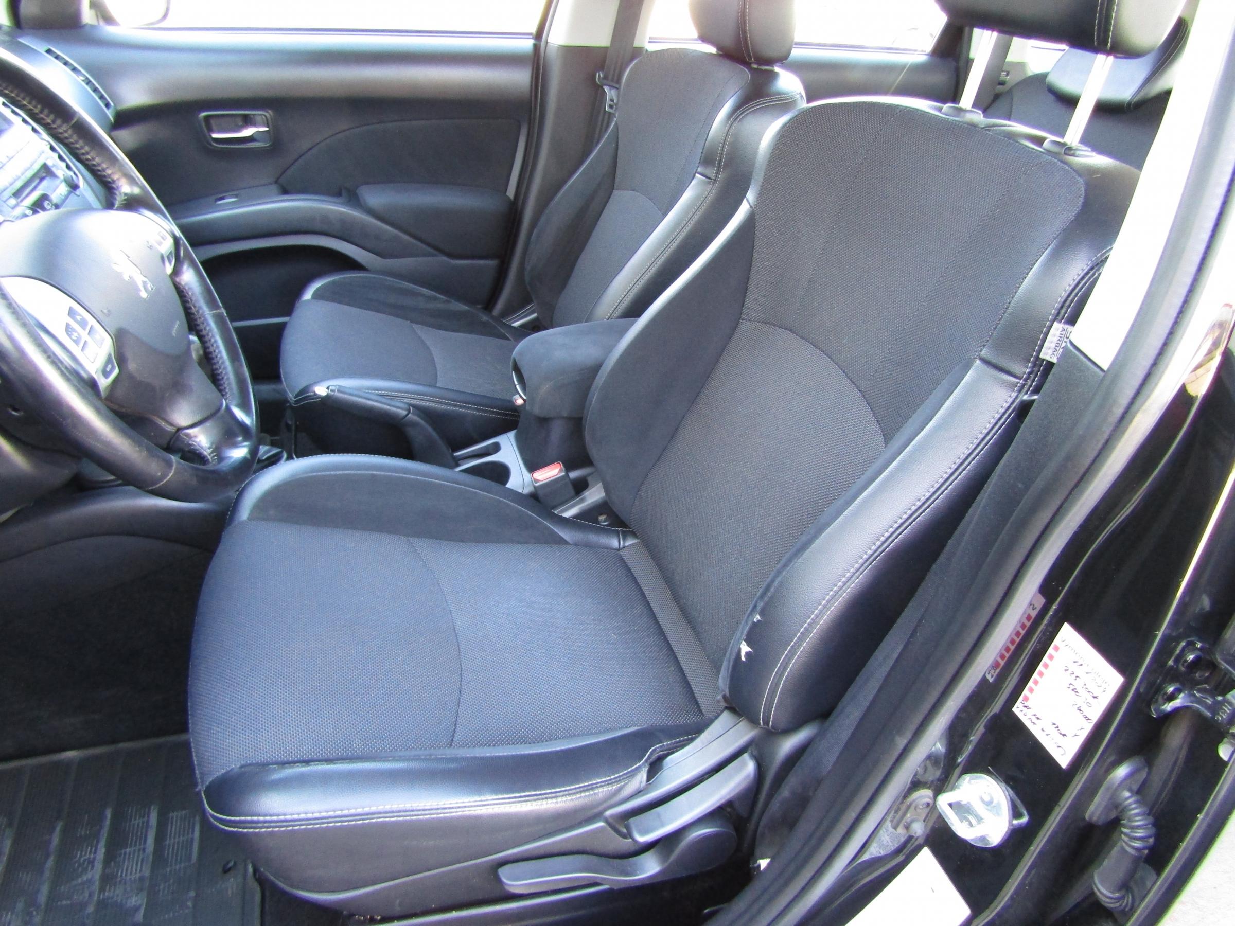 Peugeot 4007, 2007 - pohled č. 9