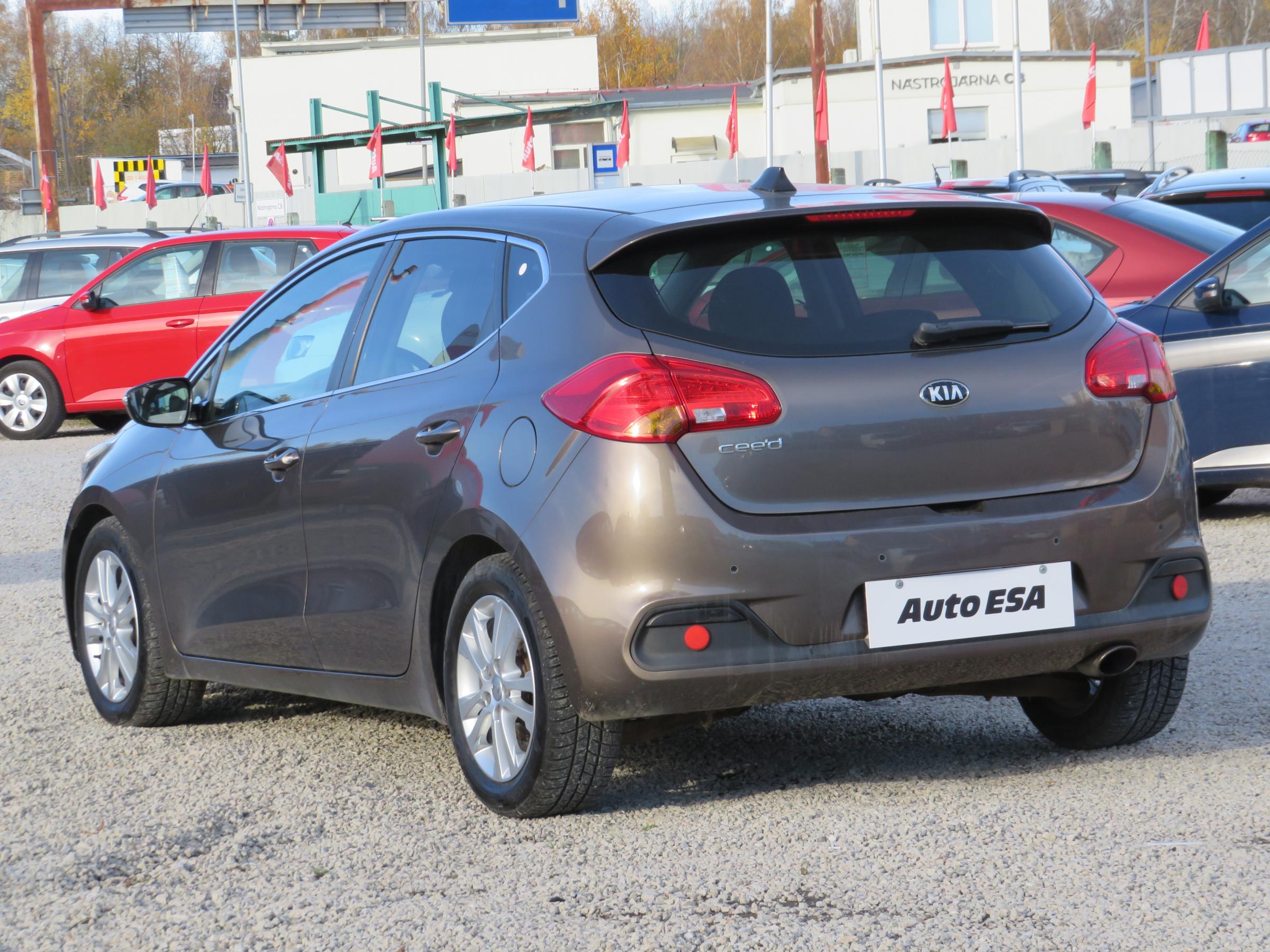 Kia Cee´d, 2012 - pohled č. 6