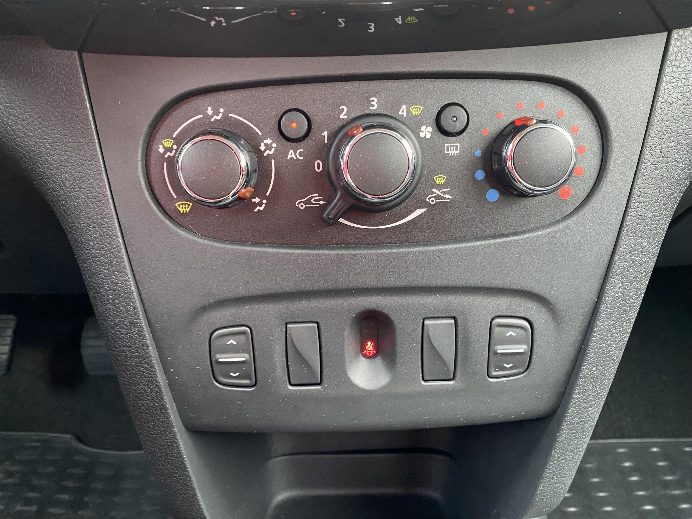 Dacia Logan, 2013 - pohled č. 13