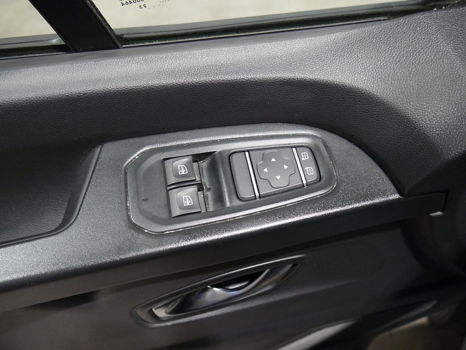 Renault Trafic 2.0dCi  L2 8míst