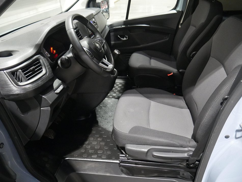Renault Trafic 2.0dCi  L2 8míst