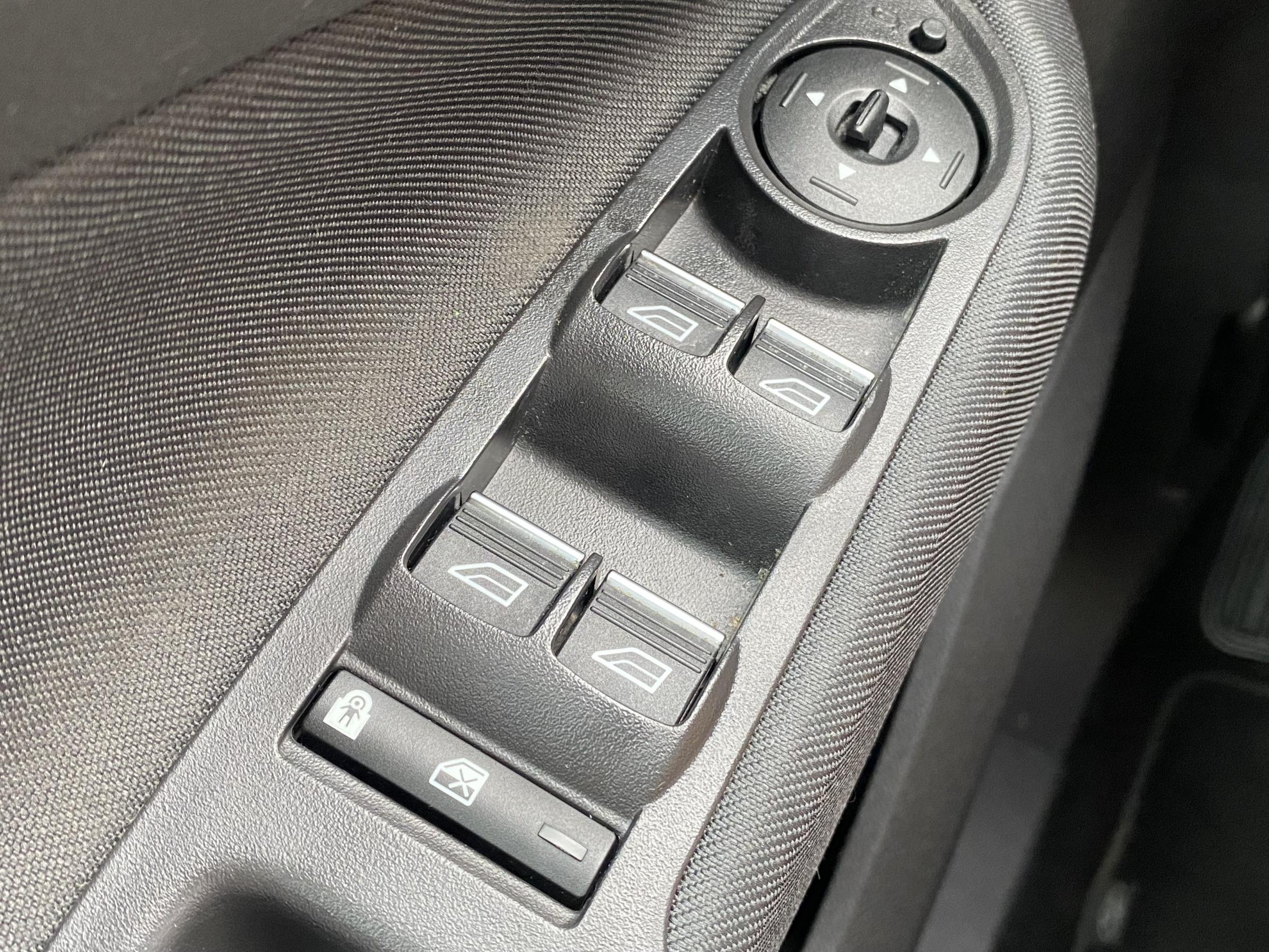 Ford Grand C-MAX, 2017 - pohled č. 17