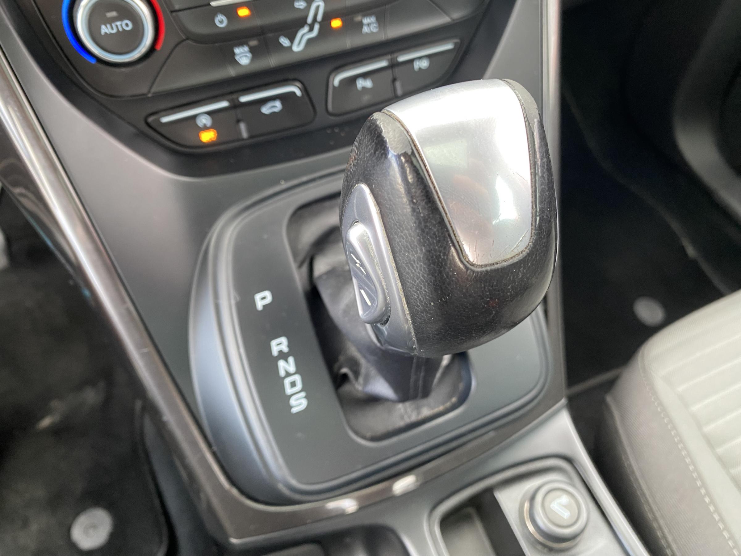 Ford Grand C-MAX, 2017 - pohled č. 23