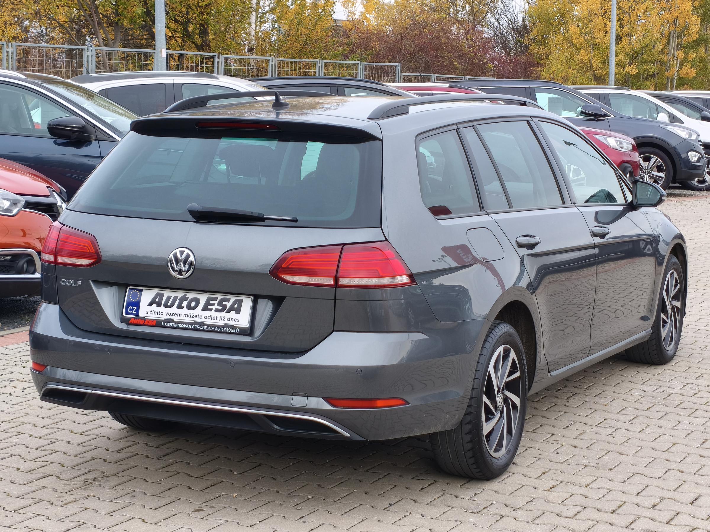 Volkswagen Golf, 2019 - pohled č. 4