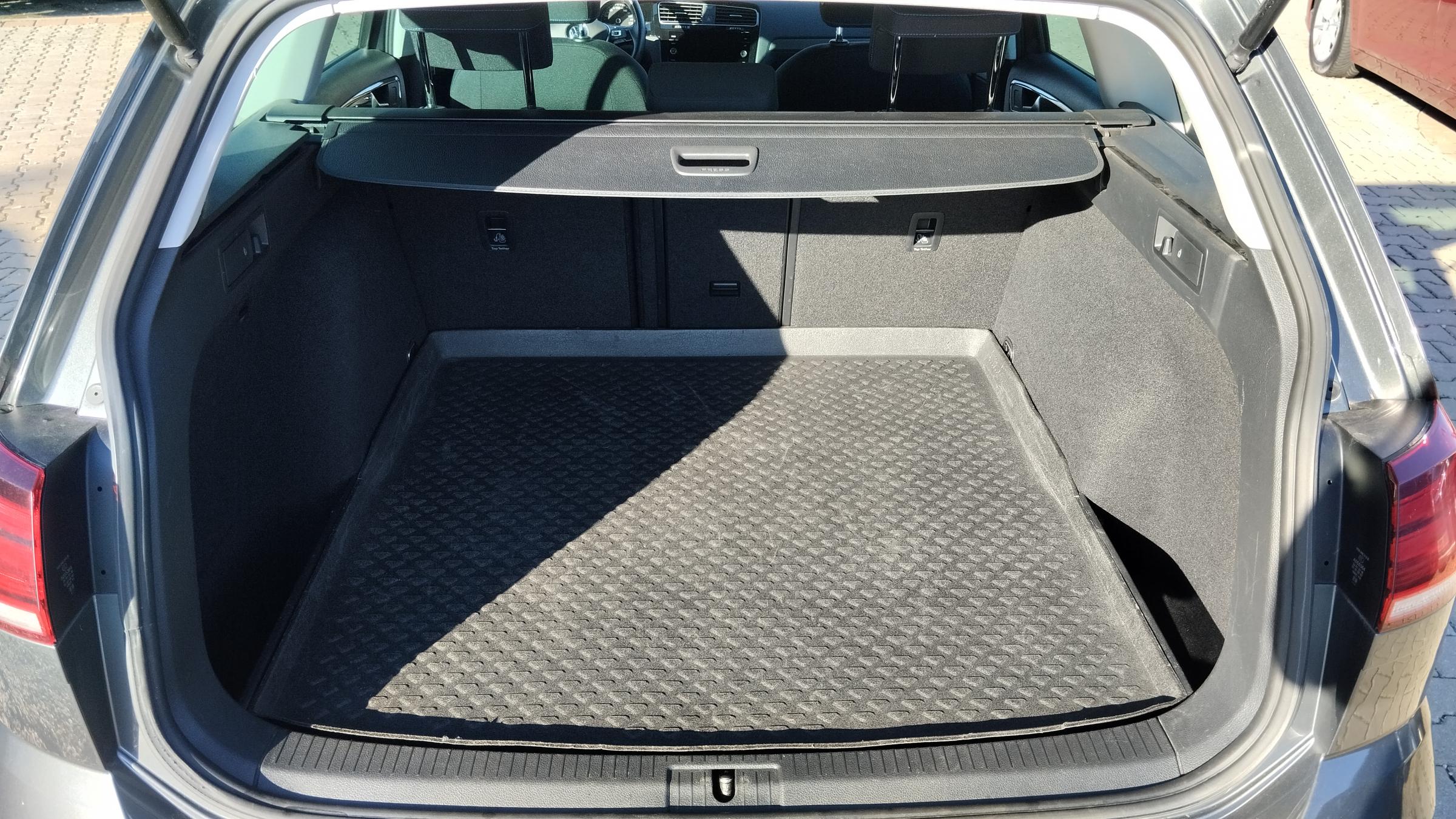 Volkswagen Golf, 2019 - pohled č. 7