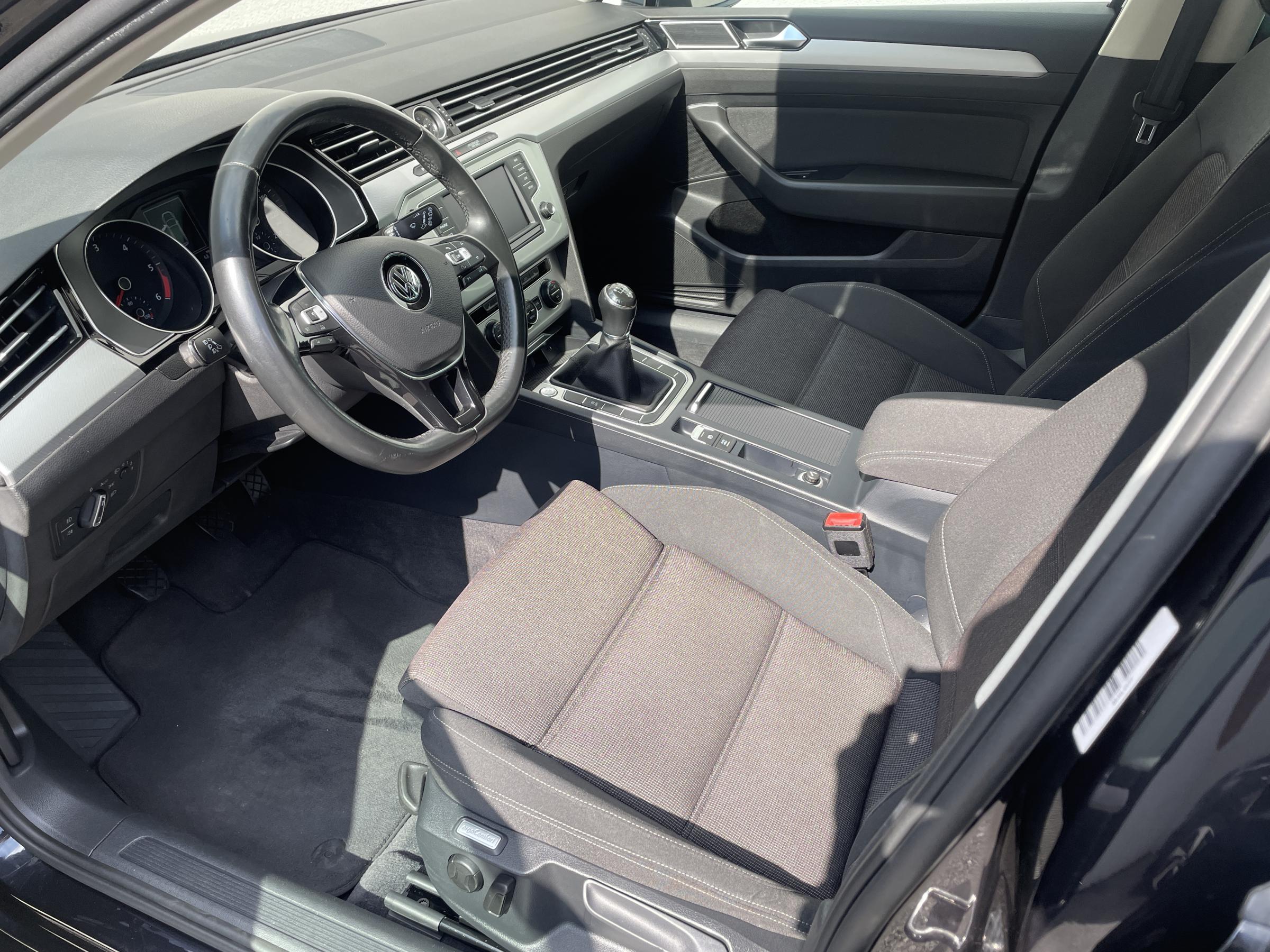 Volkswagen Passat, 2015 - pohled č. 10