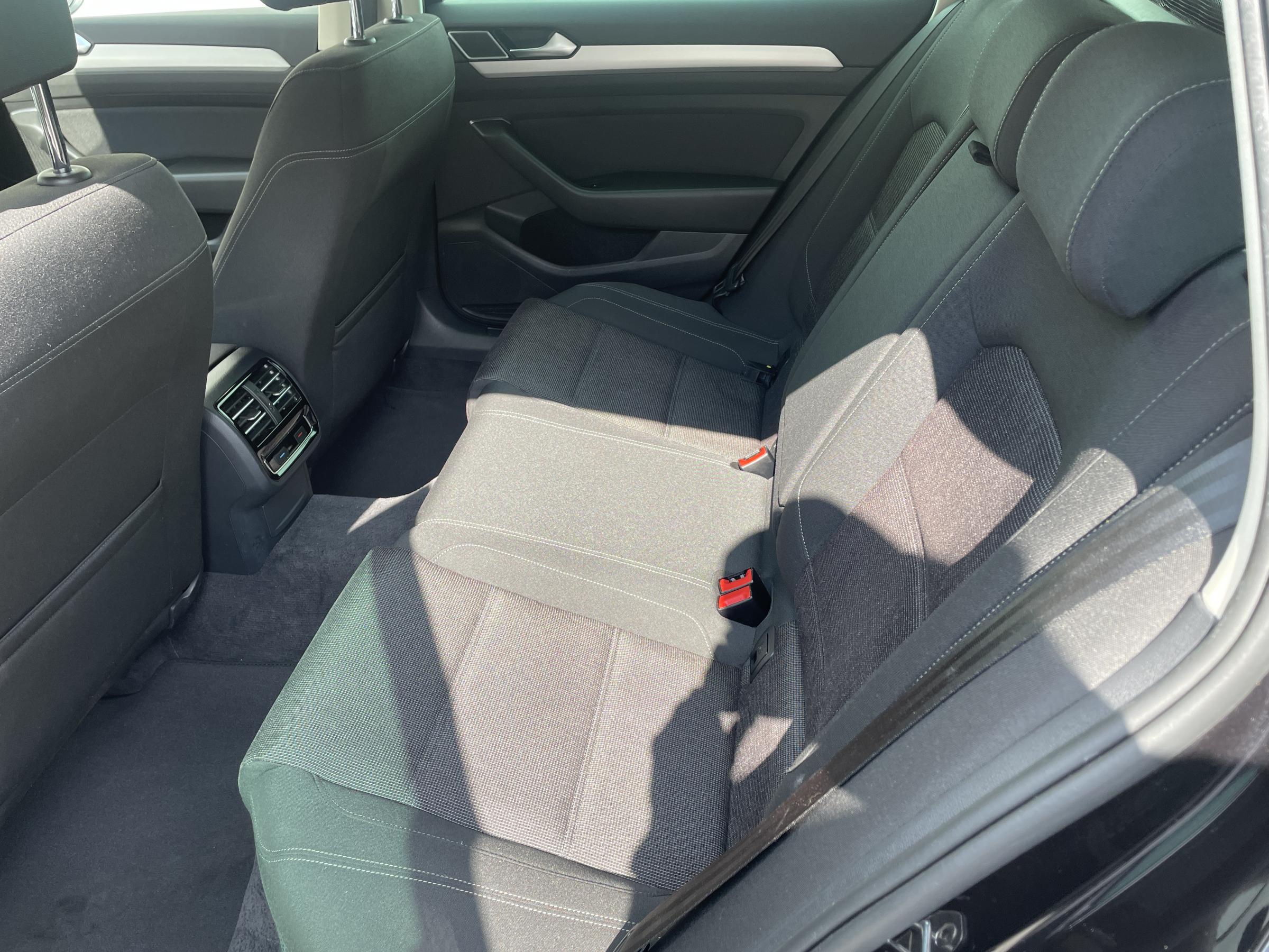 Volkswagen Passat, 2015 - pohled č. 9