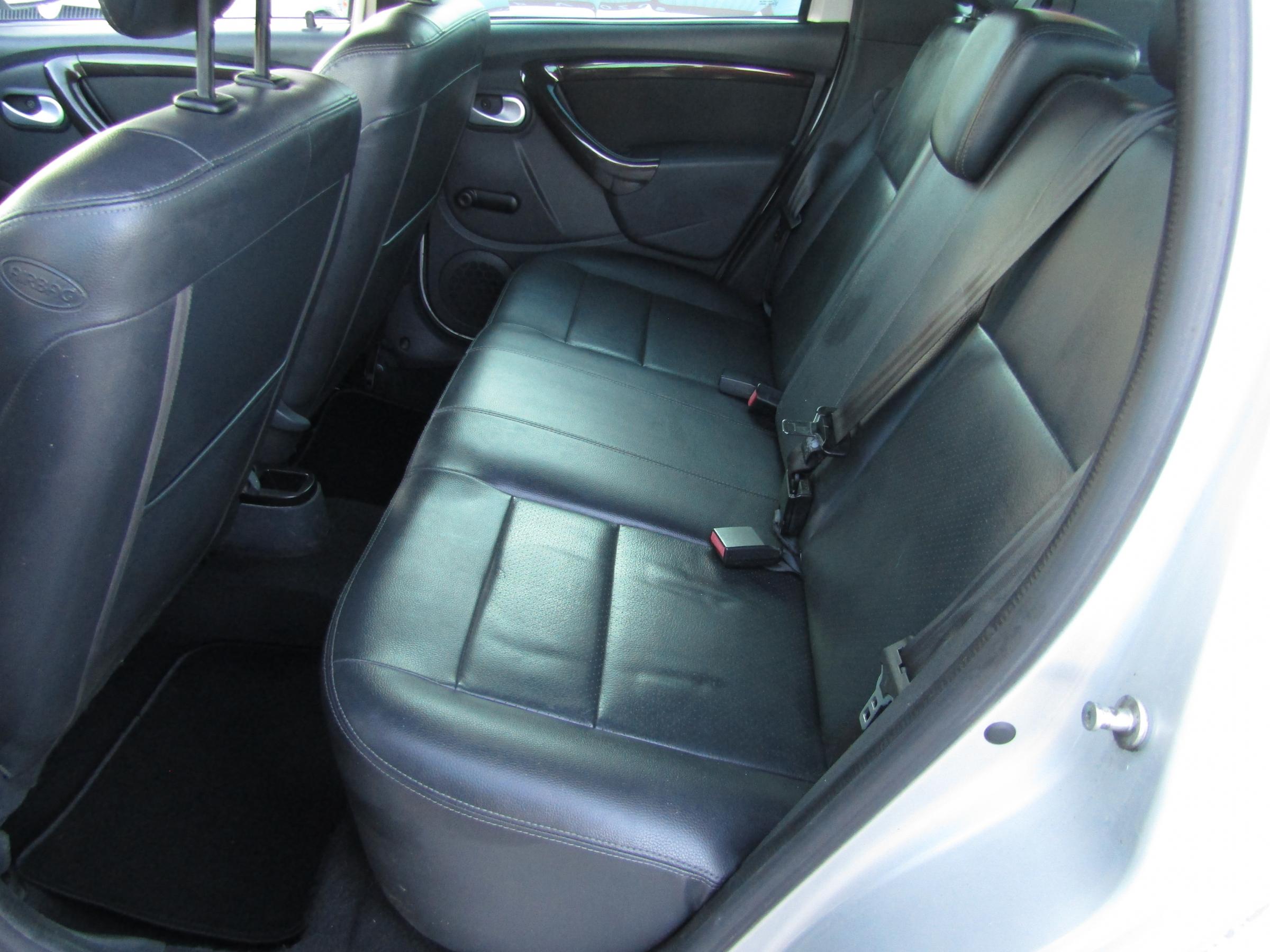 Dacia Duster, 2011 - pohled č. 10