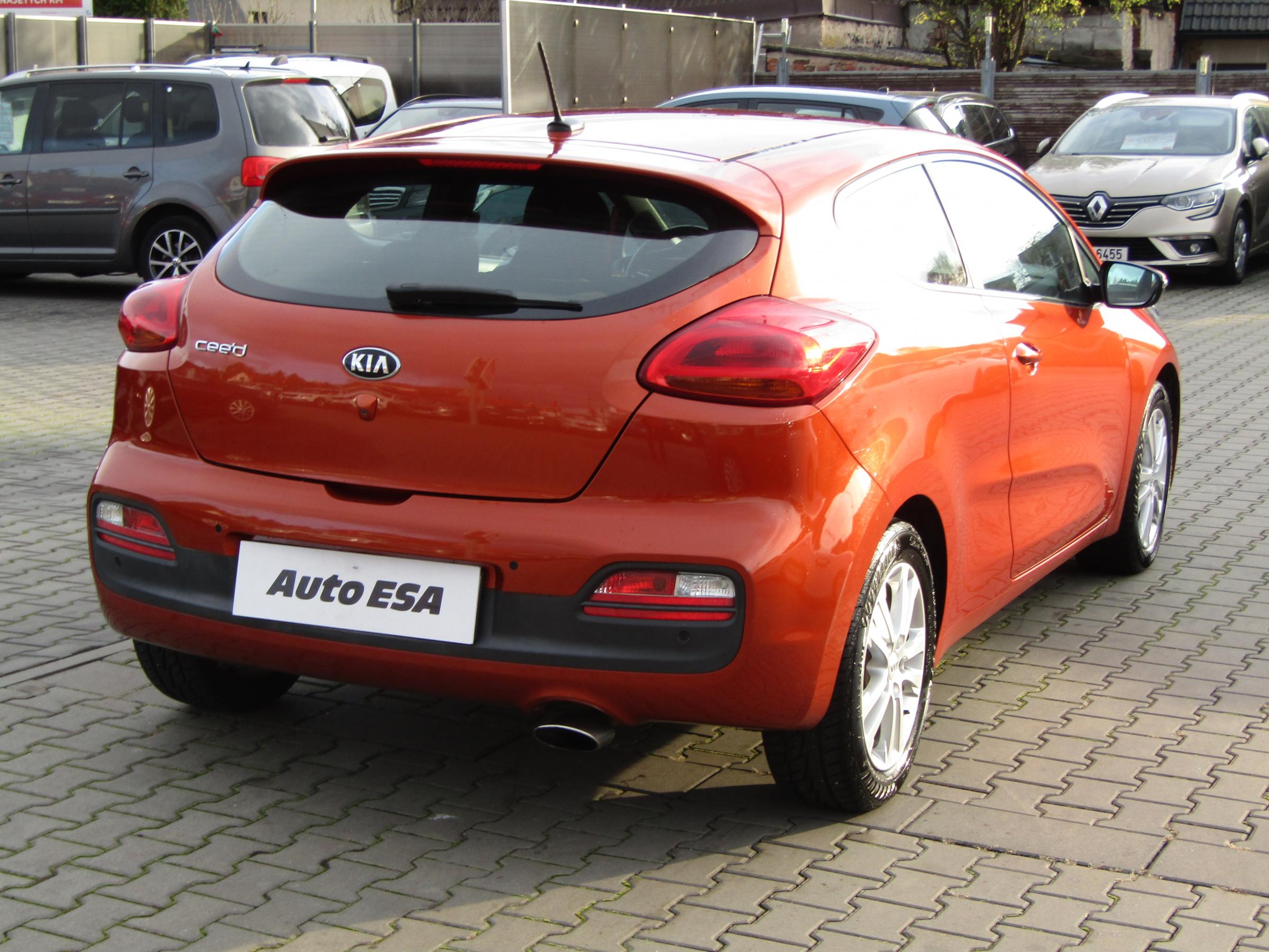 Kia Cee´d, 2014 - pohled č. 4