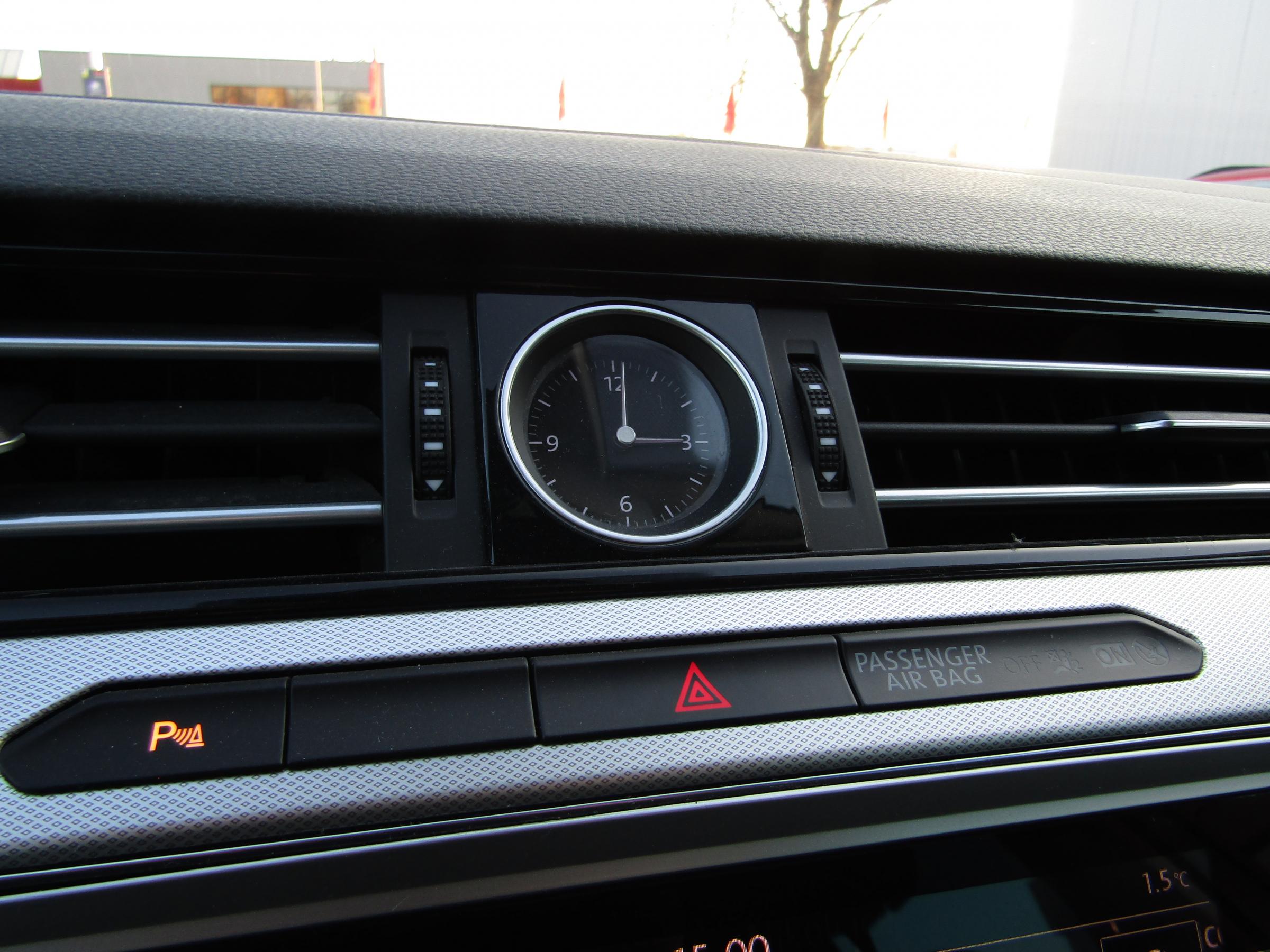 Volkswagen Passat, 2018 - pohled č. 14