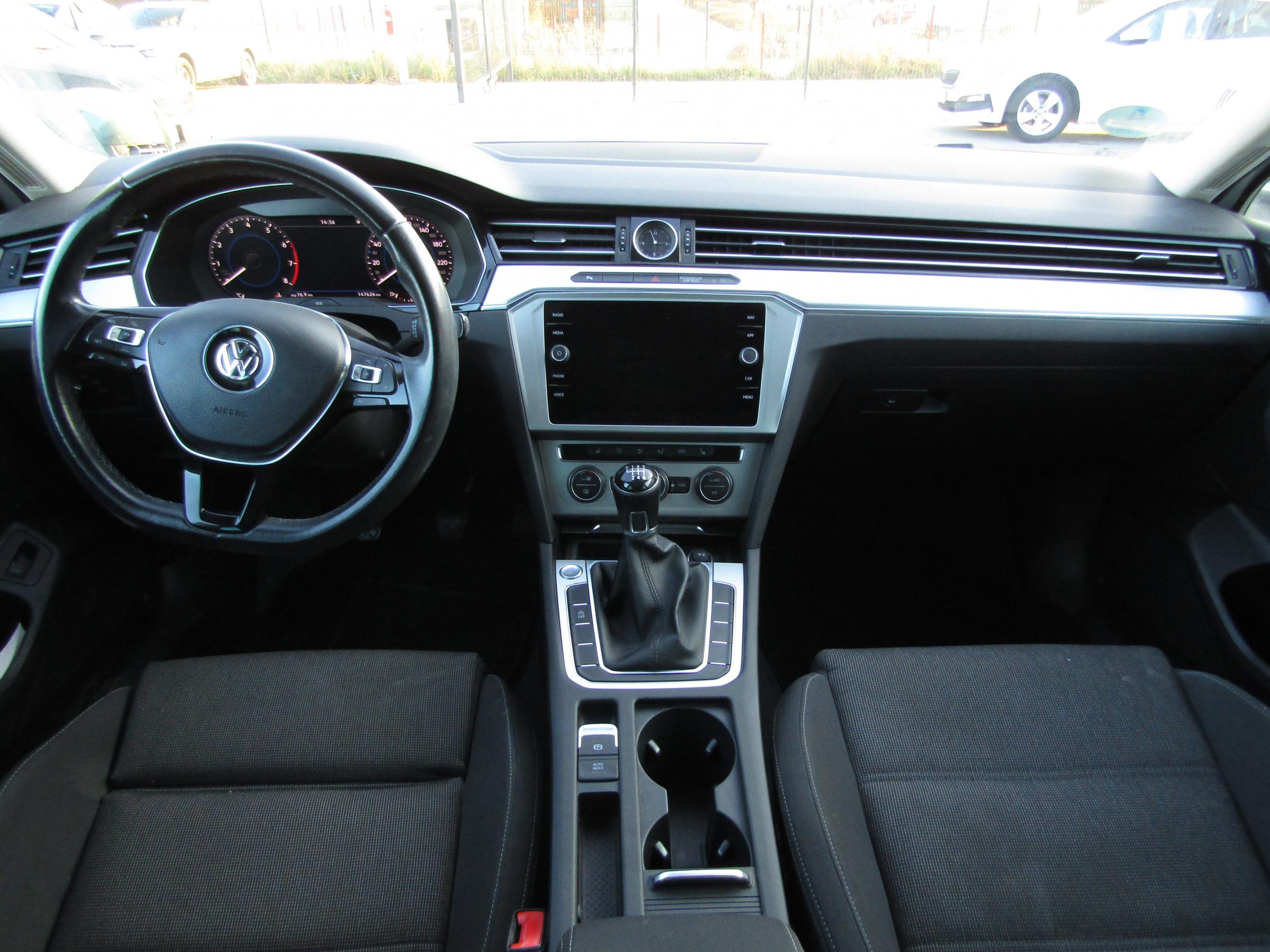 Volkswagen Passat, 2018 - pohled č. 8