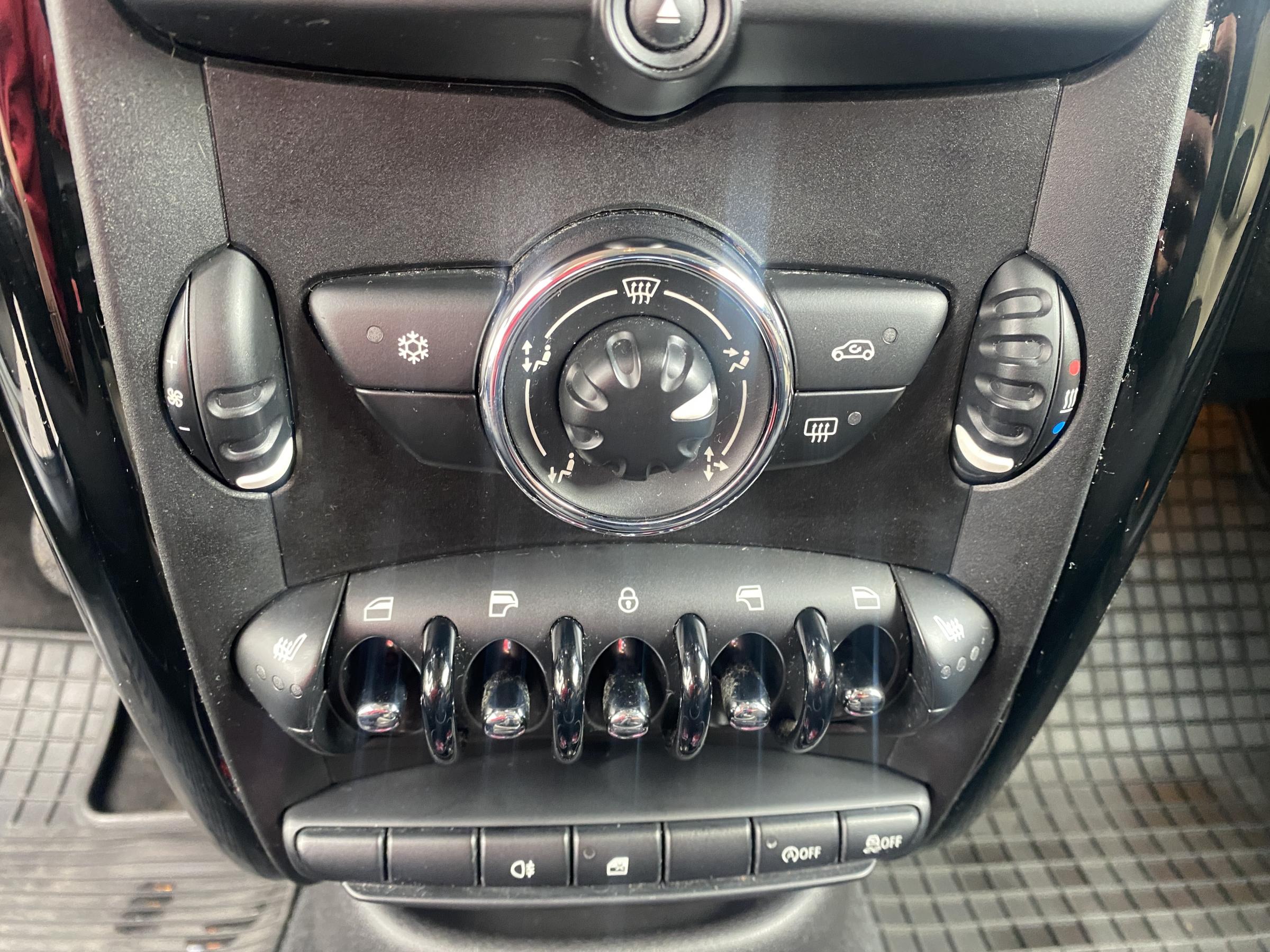 Mini Countryman, 2012 - pohled č. 18