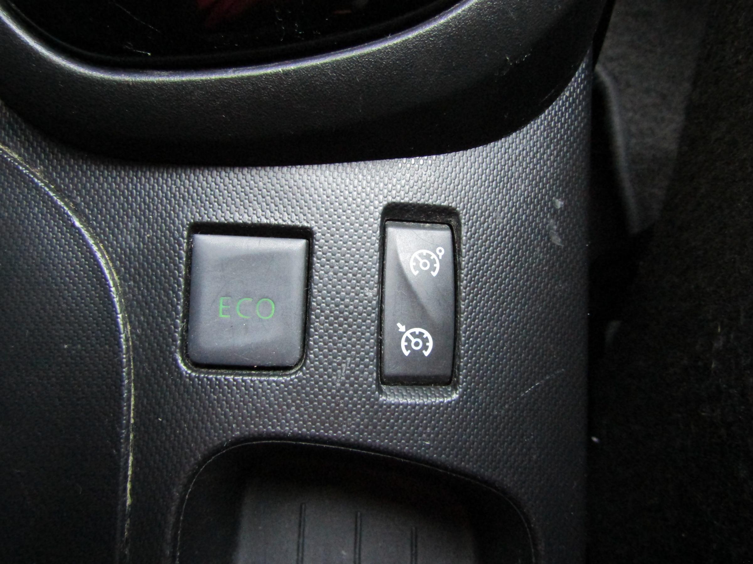 Renault Captur, 2015 - pohled č. 17