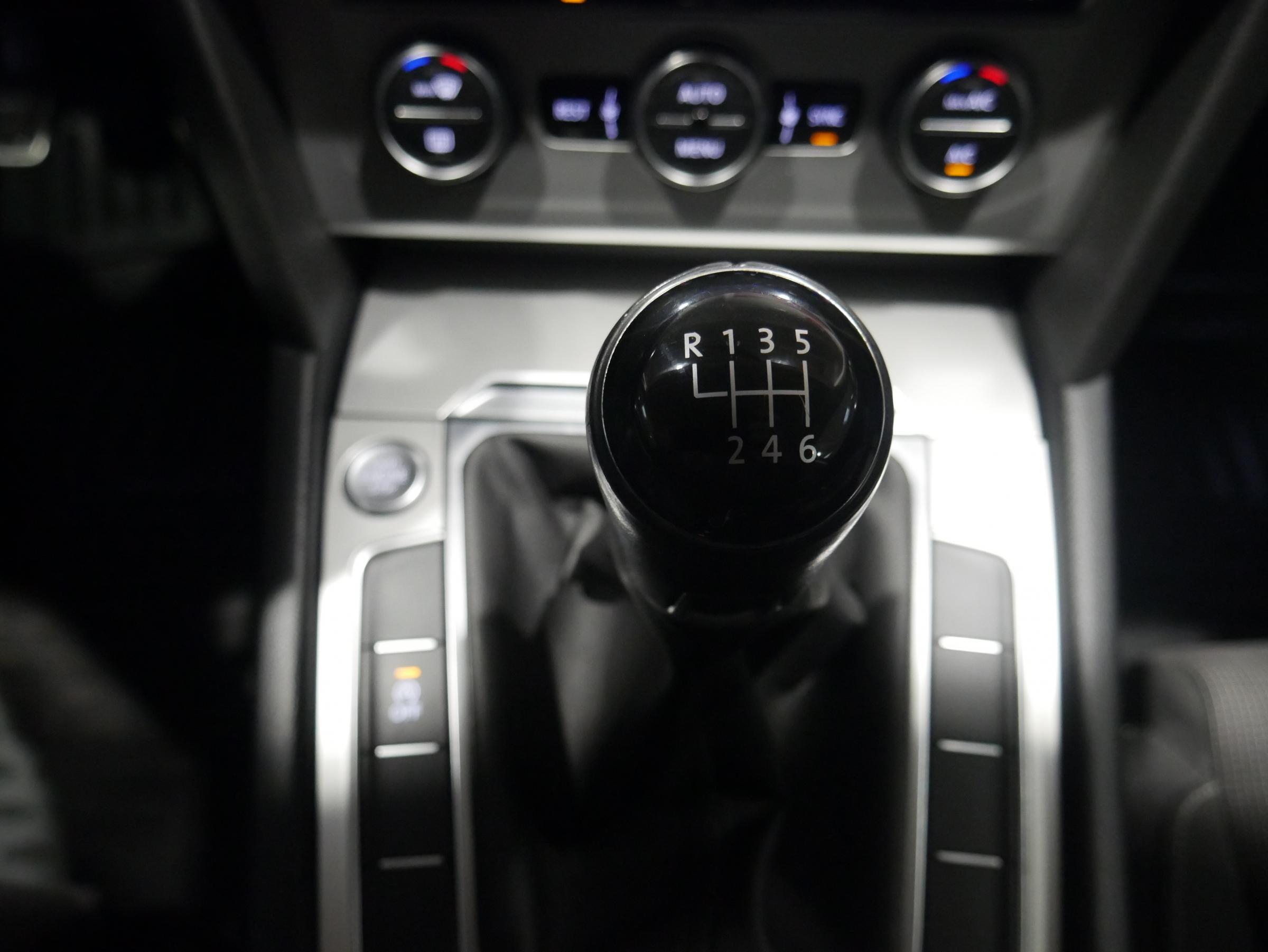 Volkswagen Passat, 2015 - pohled č. 15