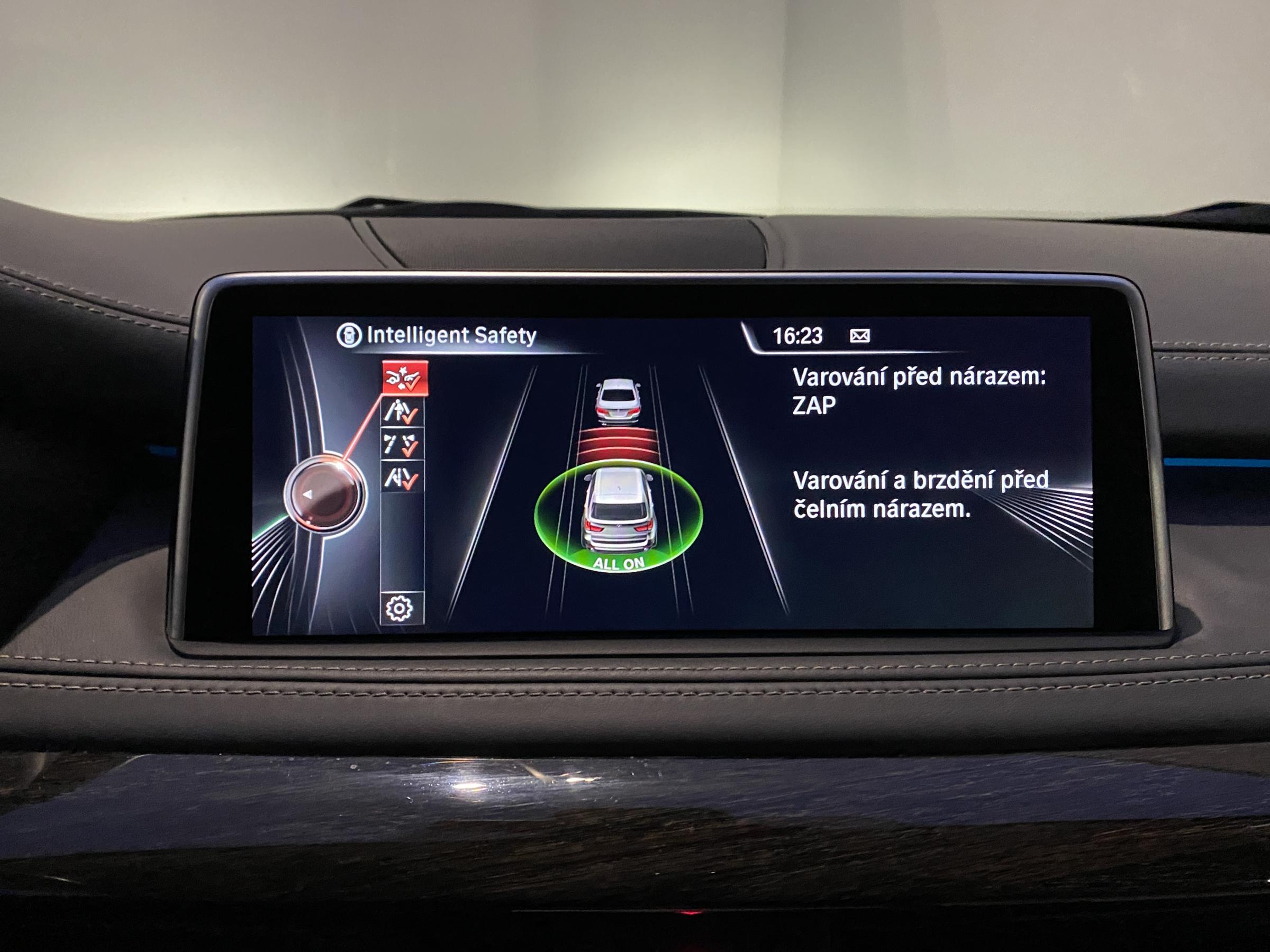 BMW X5, 2015 - pohled č. 19