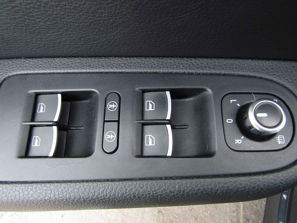 Volkswagen Sharan 2.0 TDi 