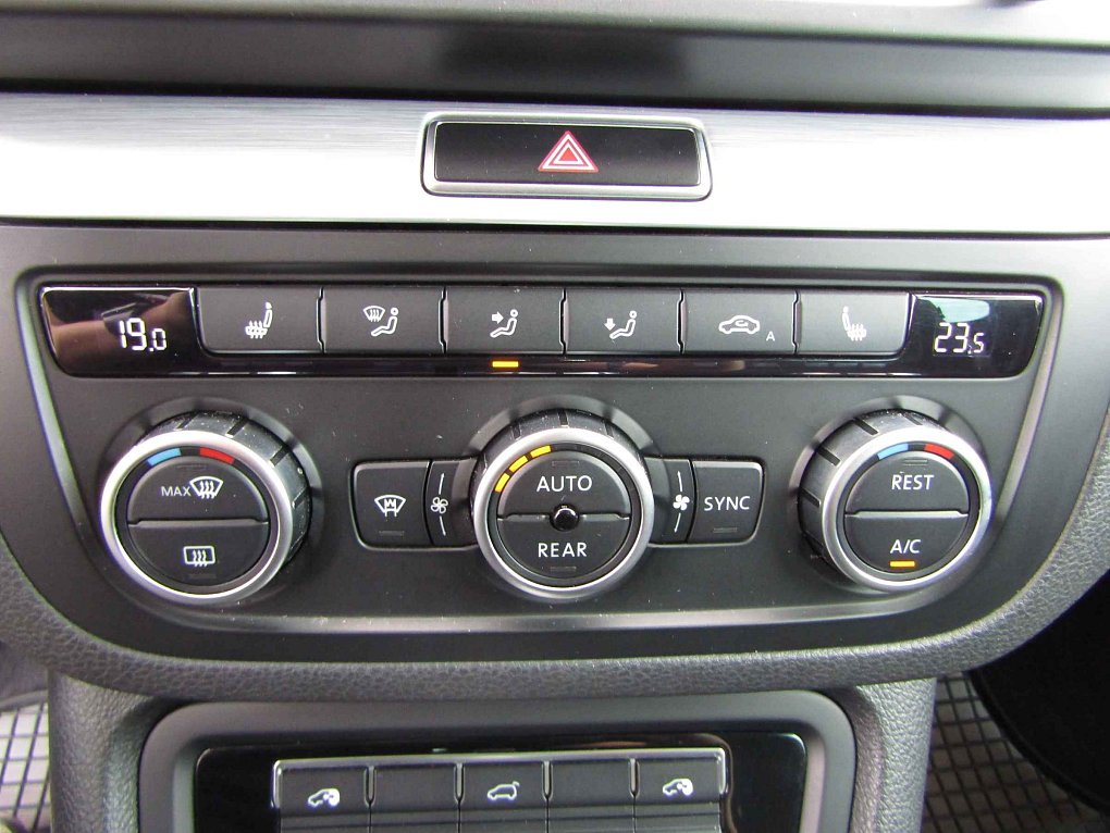 Volkswagen Sharan 2.0 TDi 