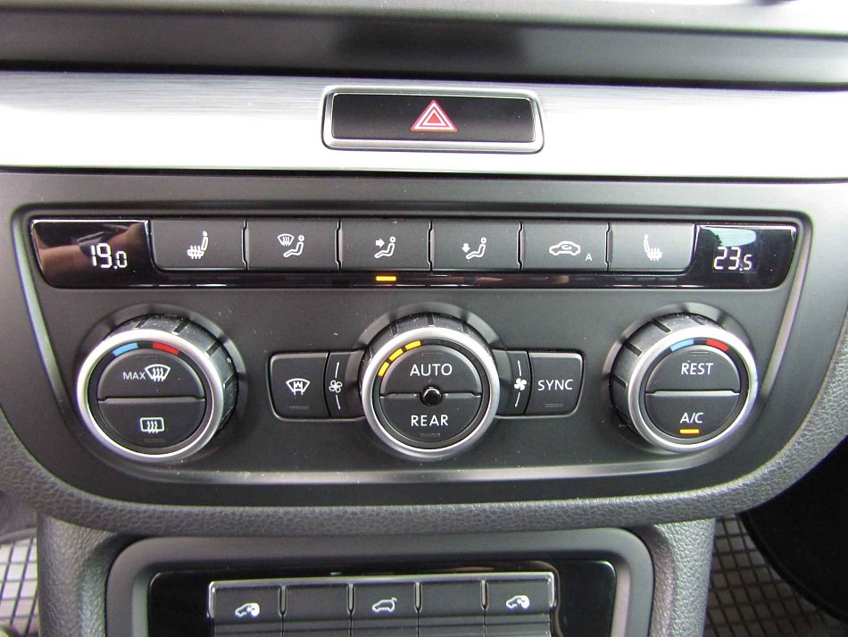 Volkswagen Sharan 2.0 TDi 