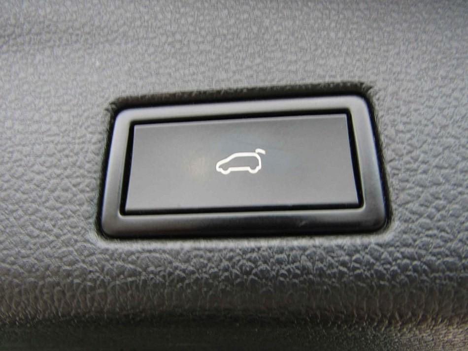 Volkswagen Sharan 2.0 TDi 