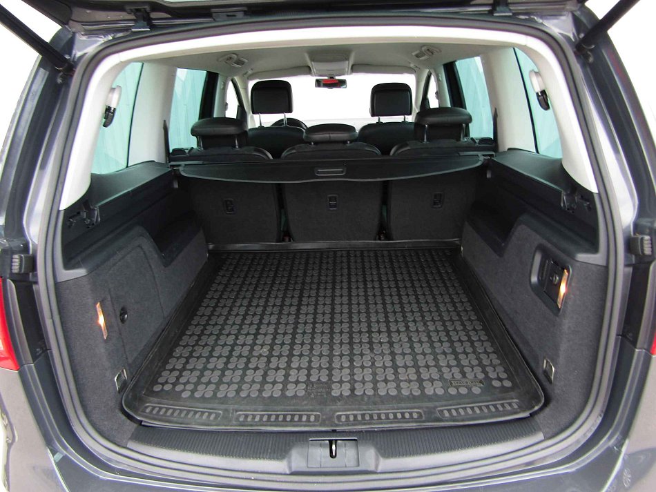 Volkswagen Sharan 2.0 TDi 