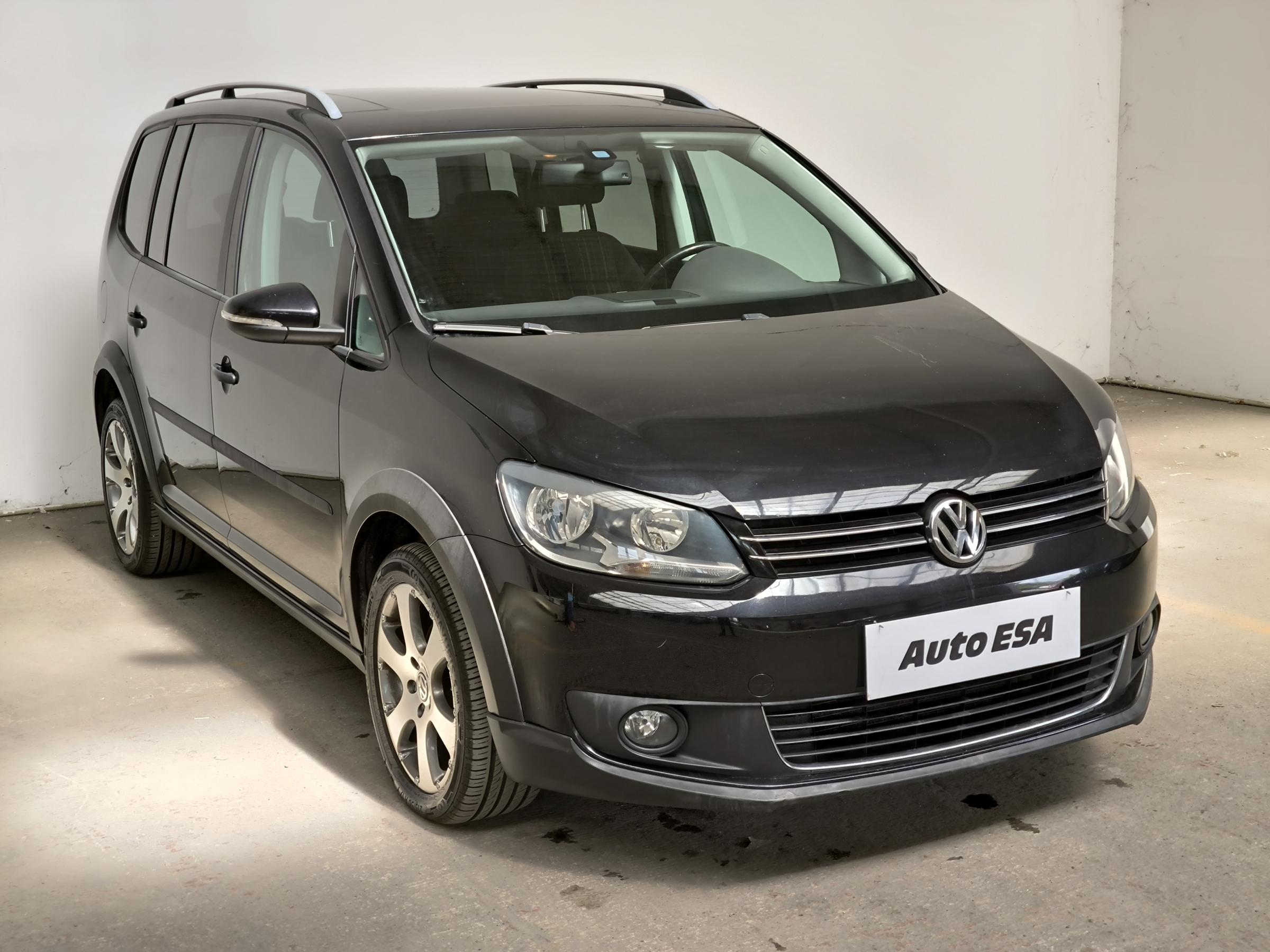 Volkswagen Touran, 2011 - celkový pohled