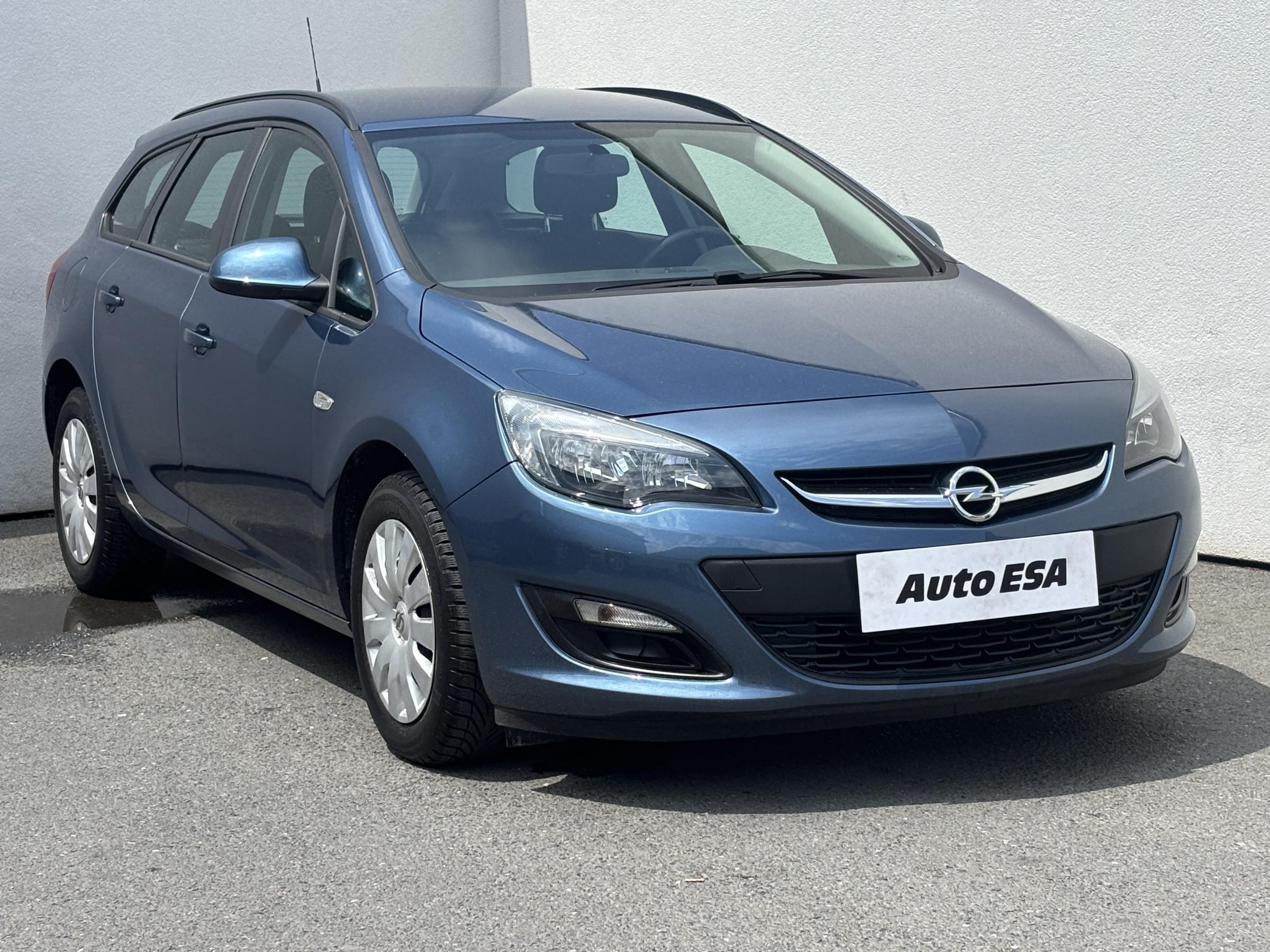 Opel Astra, 2015 - celkový pohled