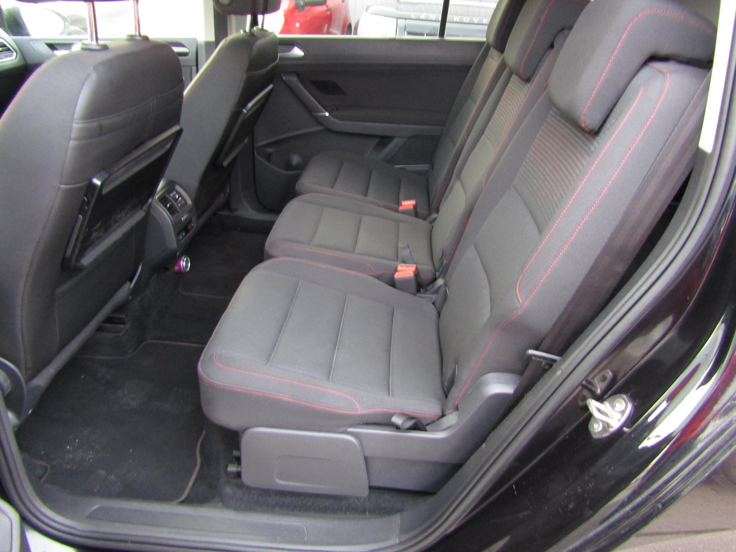 Volkswagen Touran, 2017 - pohled č. 10