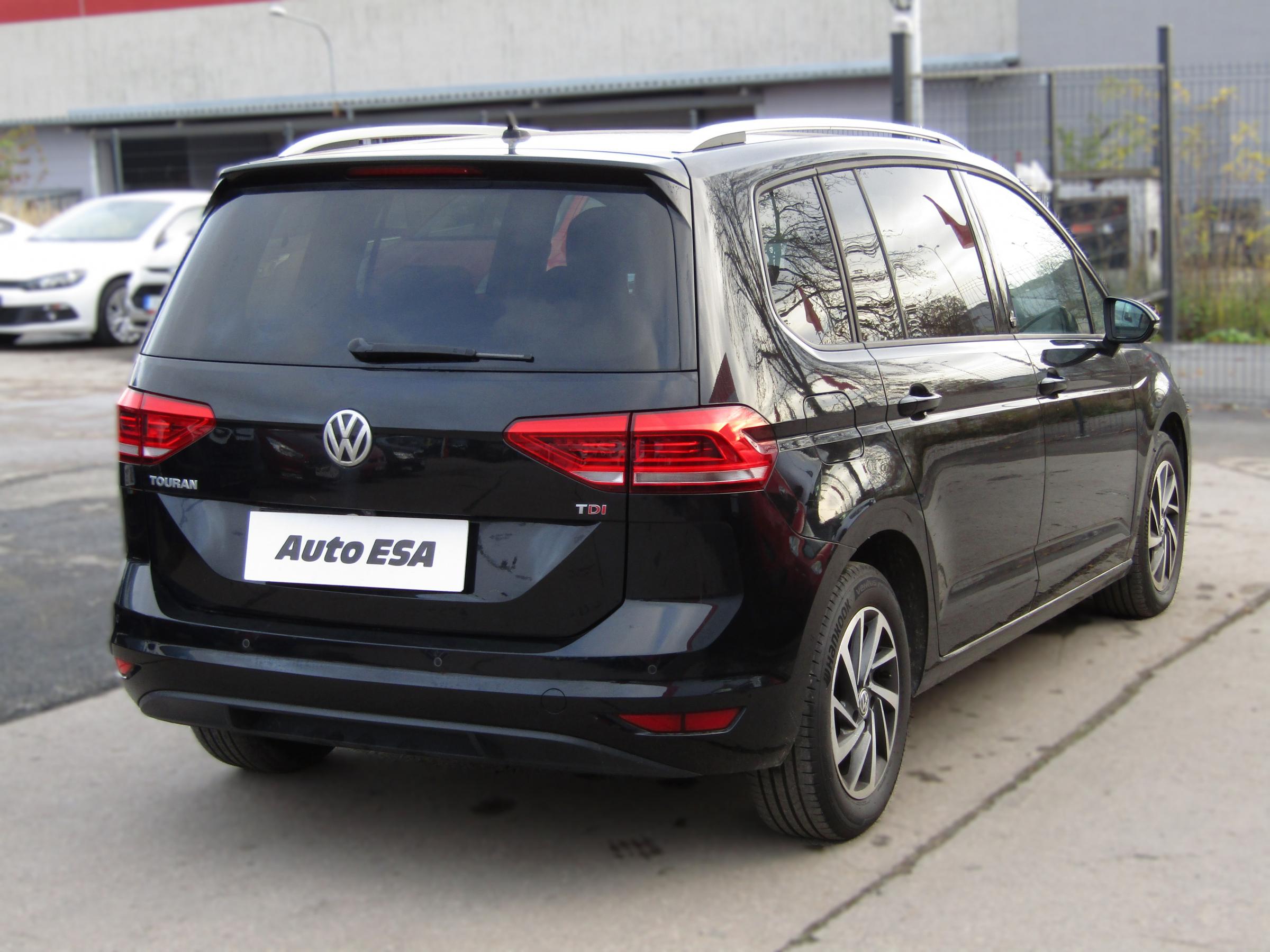 Volkswagen Touran, 2017 - pohled č. 4