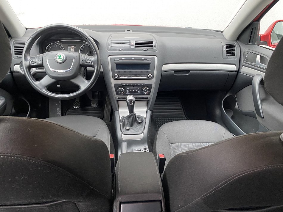 Škoda Octavia II 1.6 TDi Elegance