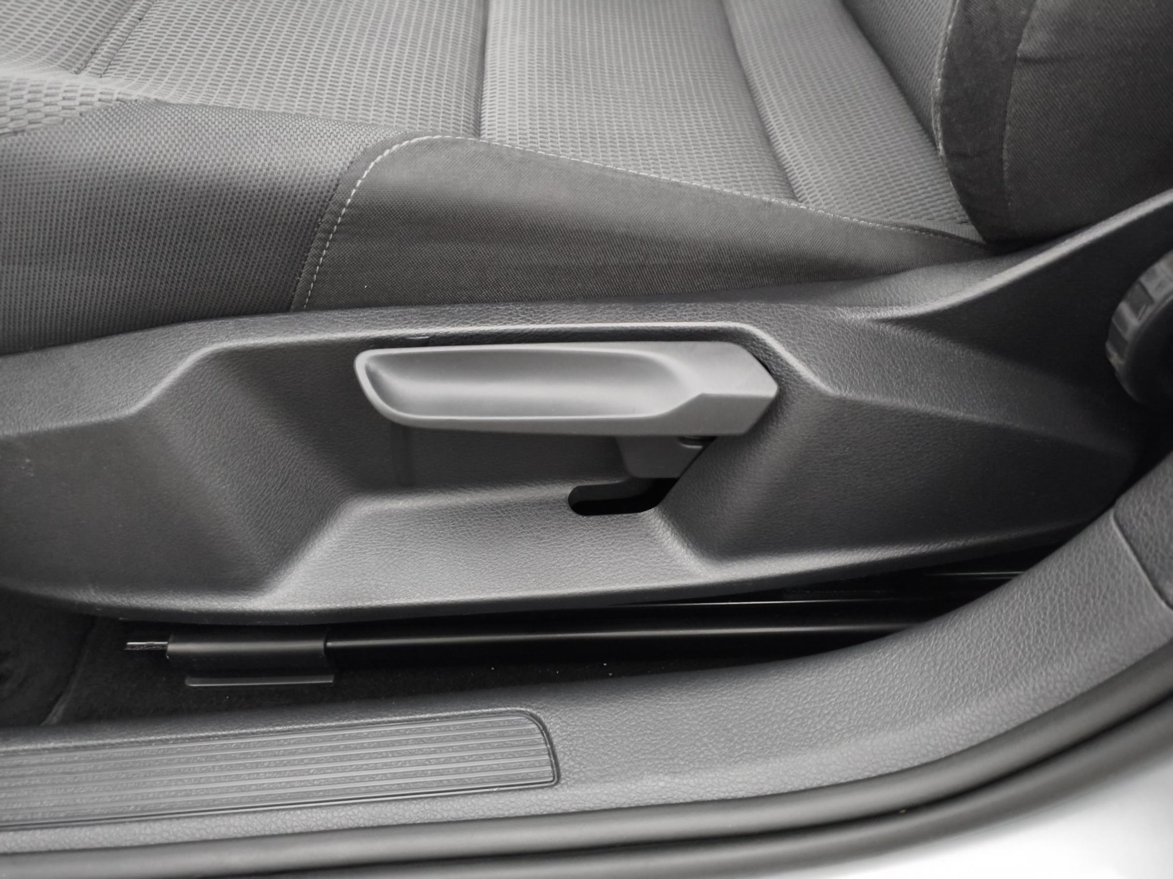 Volkswagen Golf, 2013 - pohled č. 14