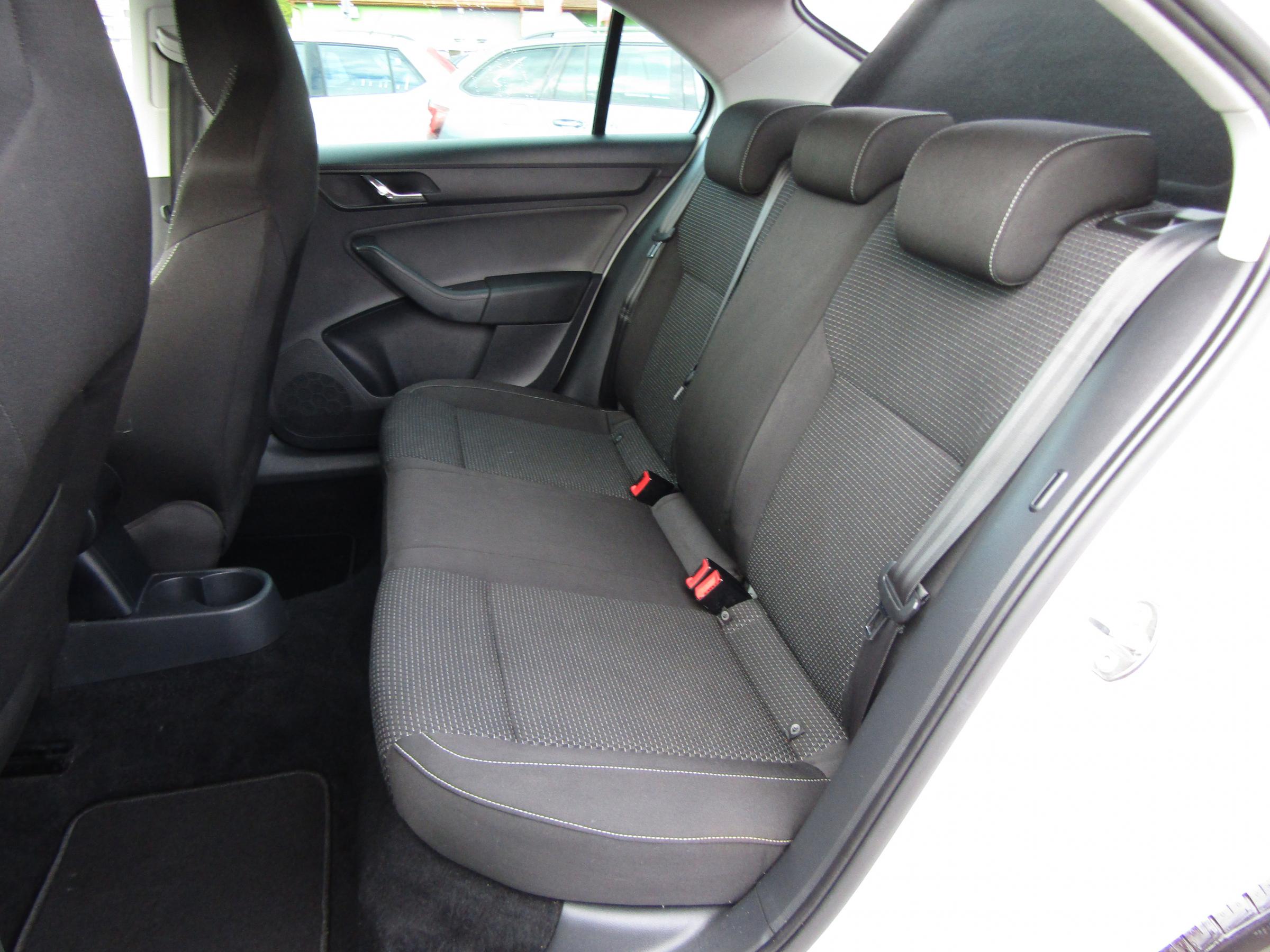 Škoda Rapid, 2013 - pohled č. 10