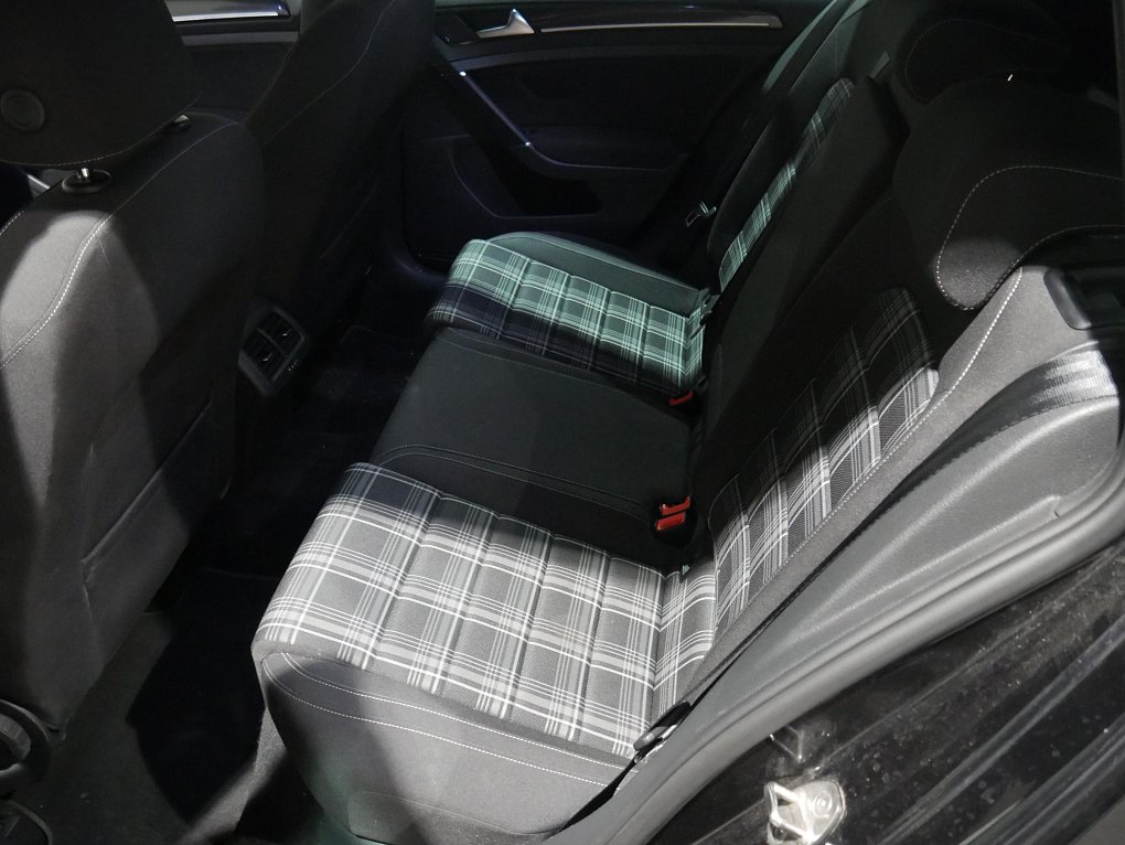 Volkswagen Golf 2.0 TDi GTD