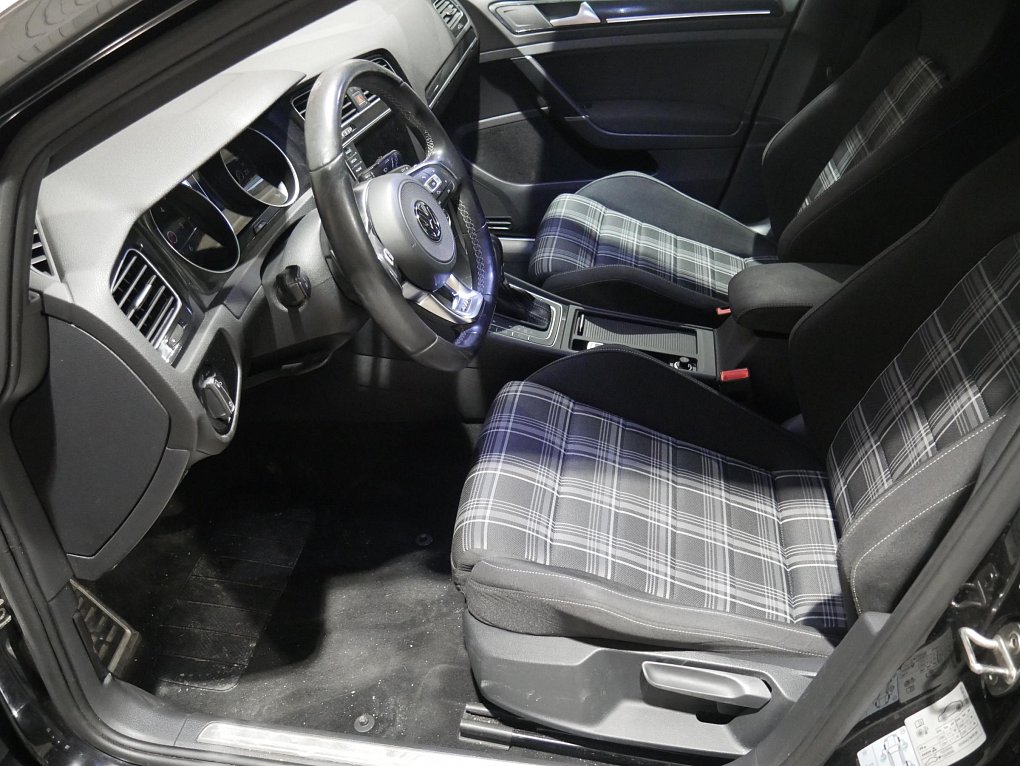 Volkswagen Golf 2.0 TDi GTD