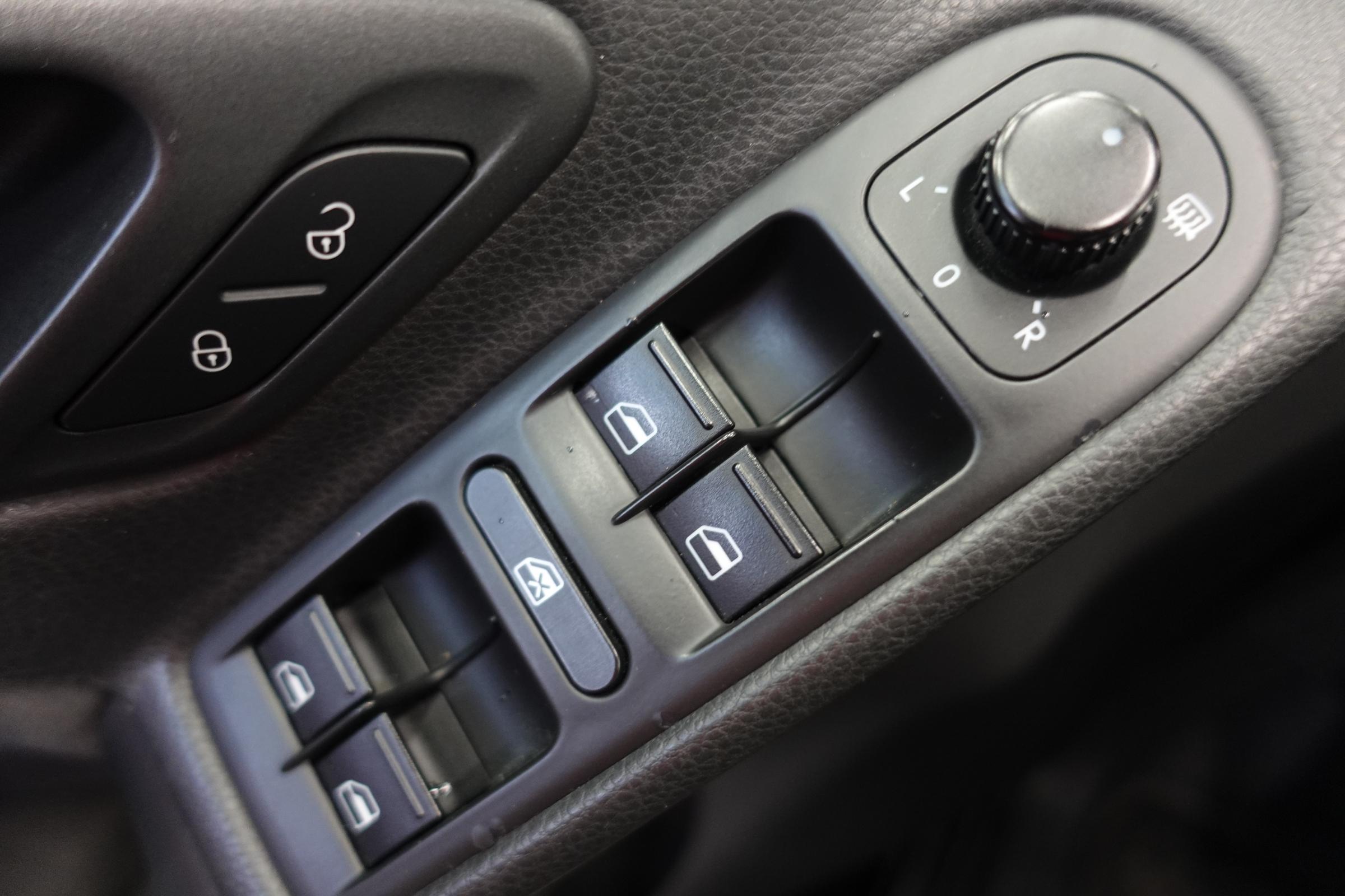 Volkswagen Golf, 2009 - pohled č. 13