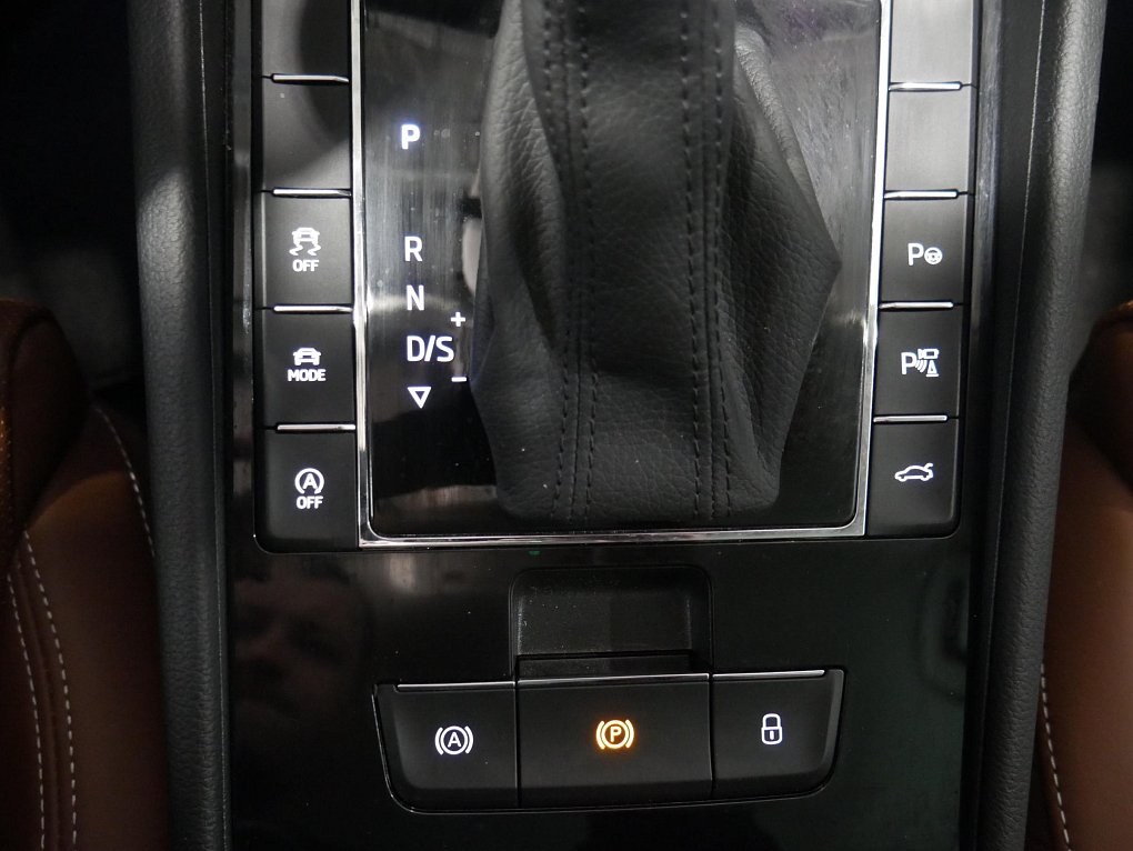 Škoda Superb III 2.0 TDi L&K 4x4