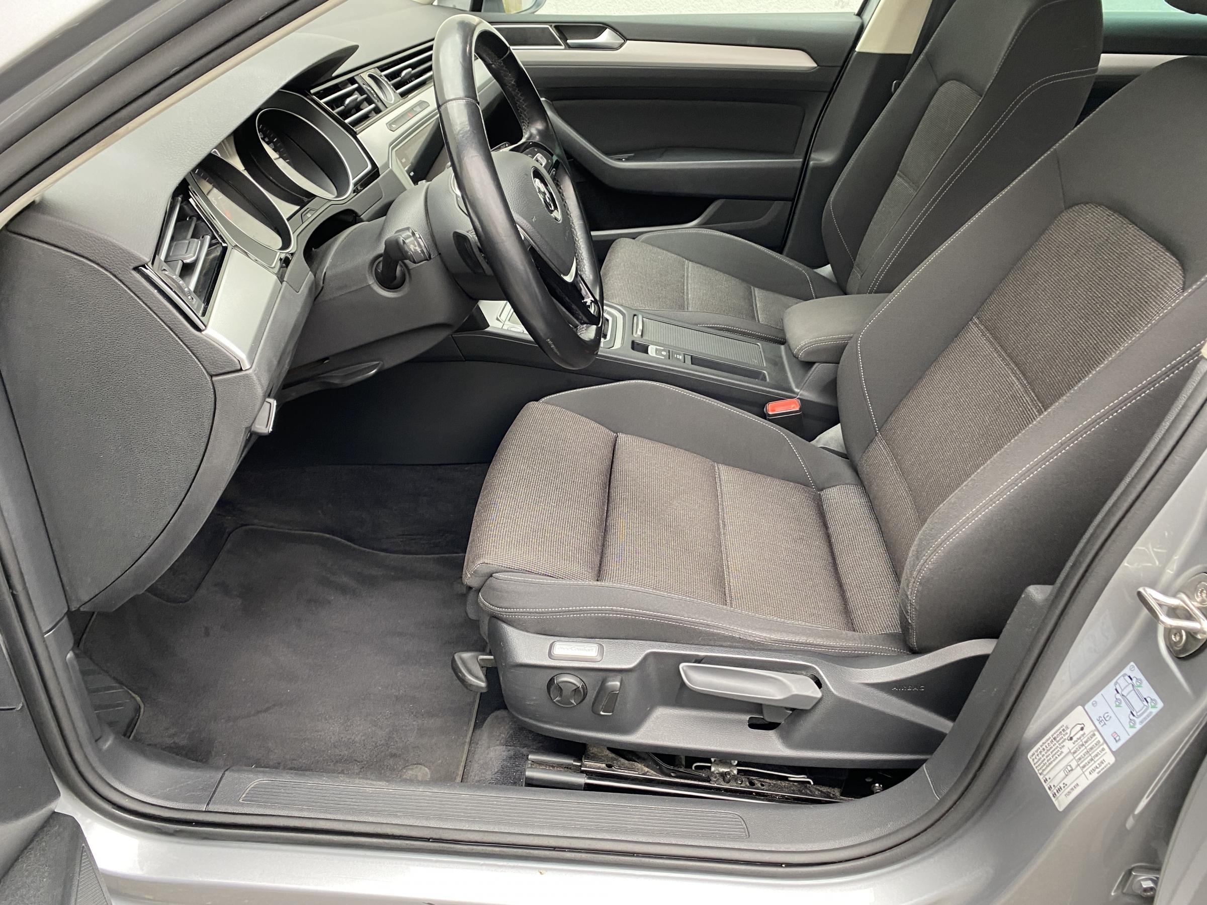 Volkswagen Passat, 2018 - pohled č. 10