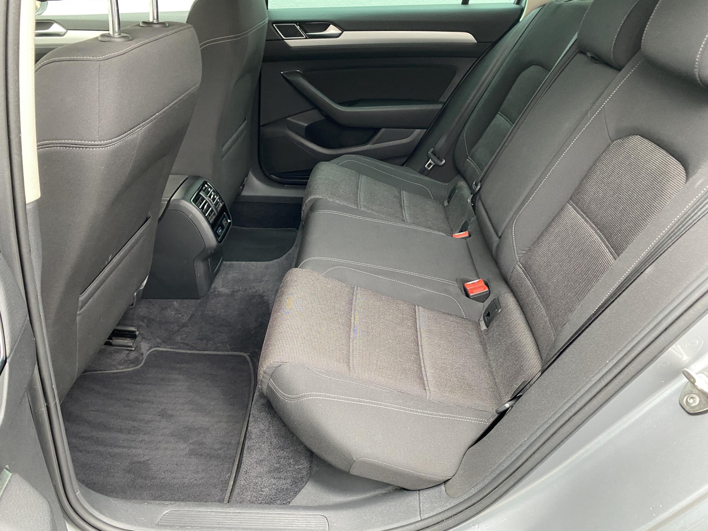 Volkswagen Passat, 2018 - pohled č. 11