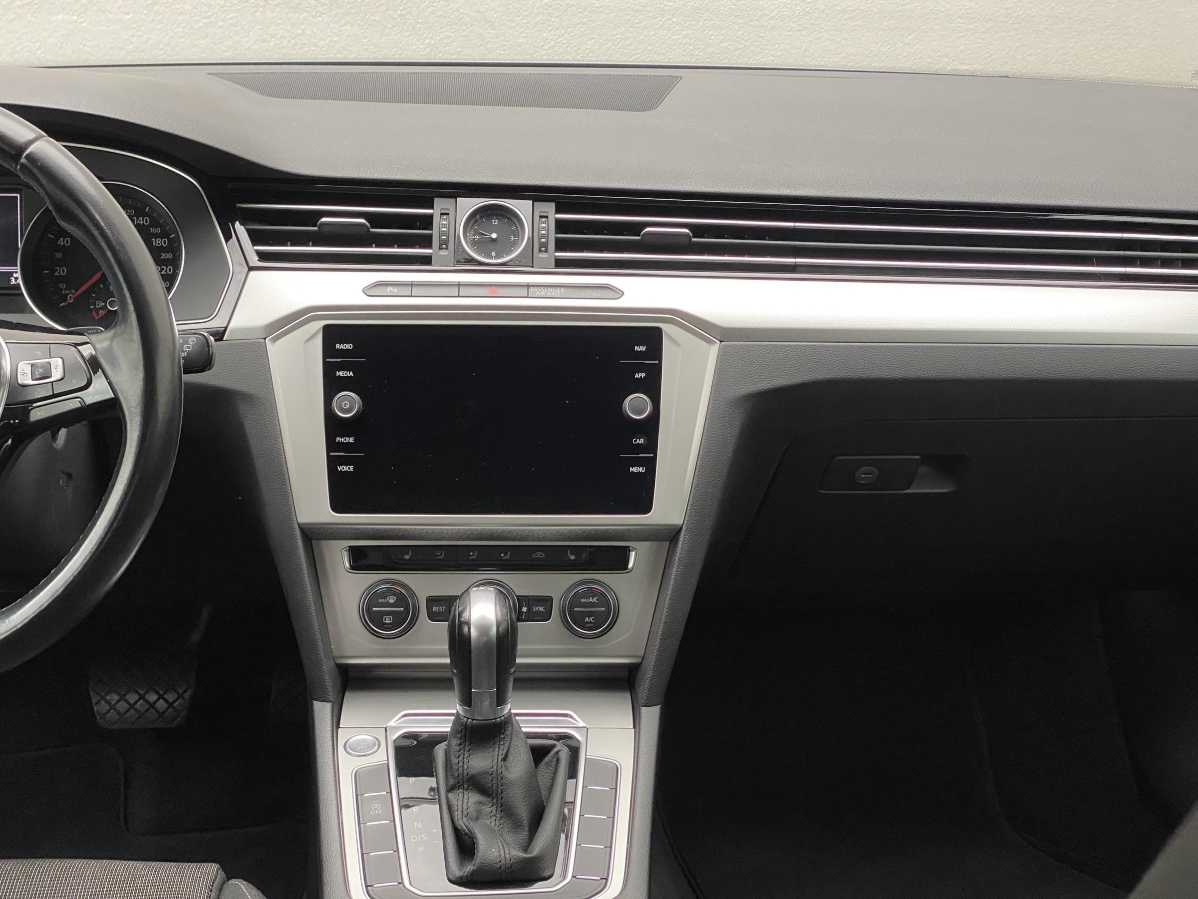 Volkswagen Passat, 2018 - pohled č. 9