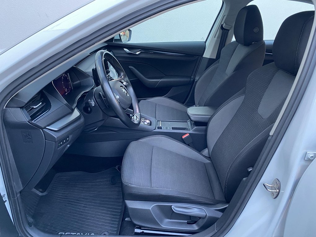 Škoda Octavia IV 1.0 e-TEC Ambition