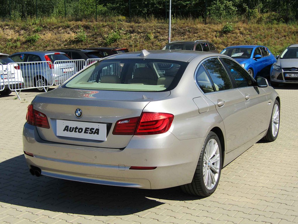 BMW Řada 5 3.0 i 