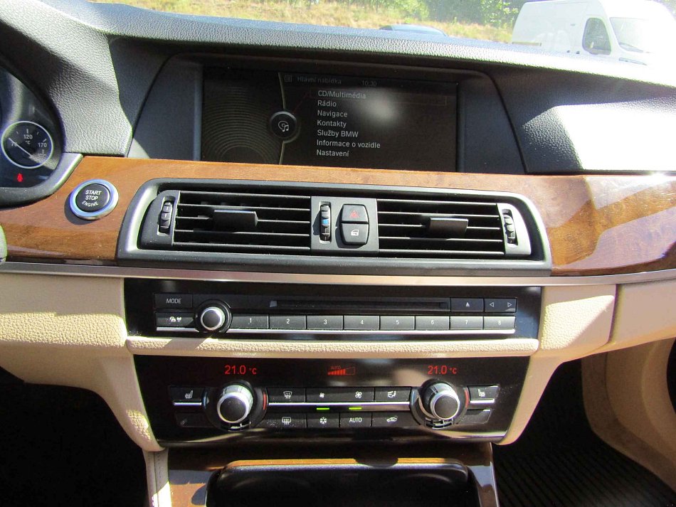 BMW Řada 5 3.0 i 