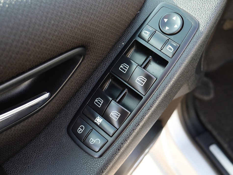 Mercedes-Benz Třída A 1.7i 